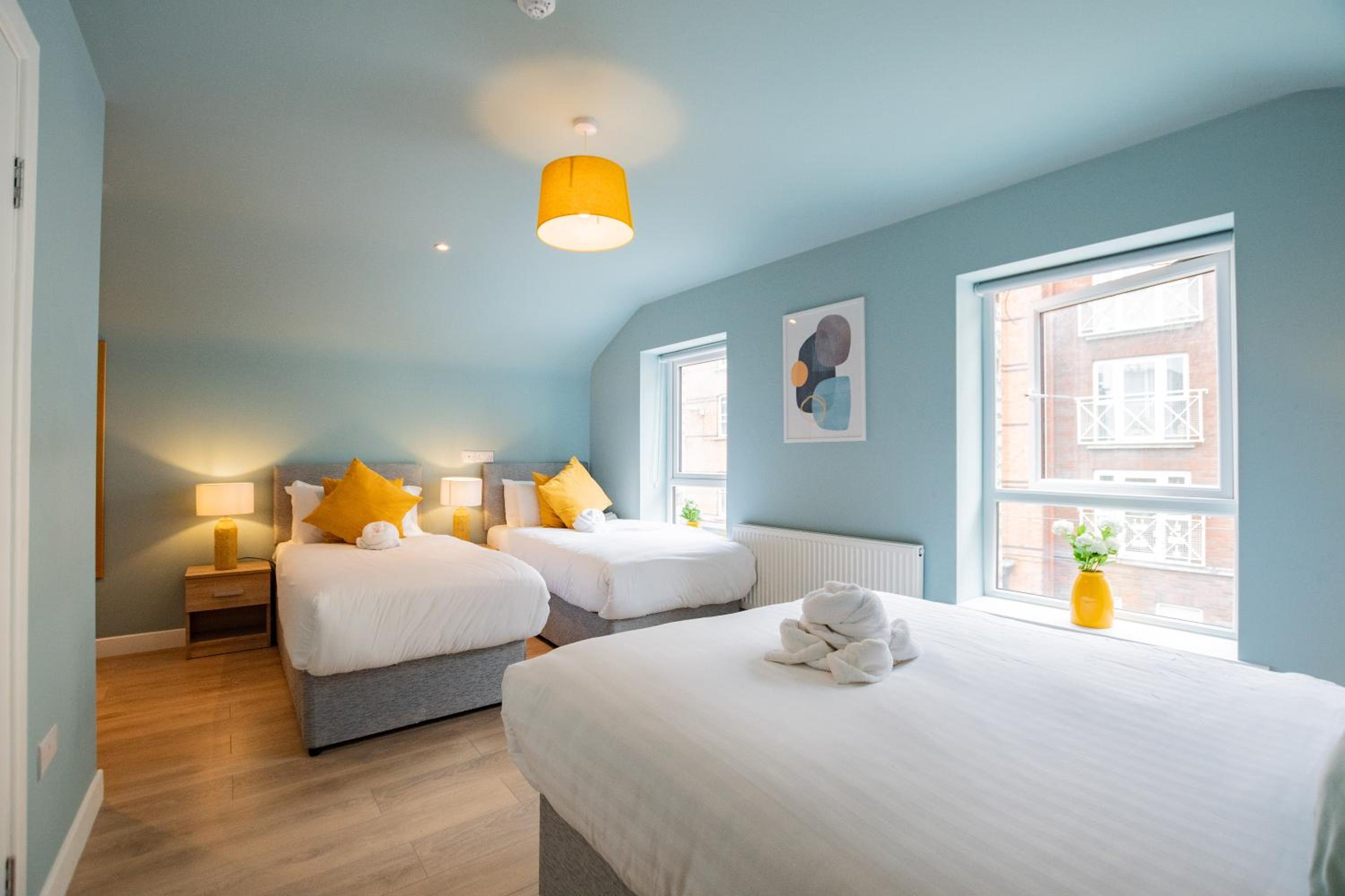 The Large Group House -Sleeps 21