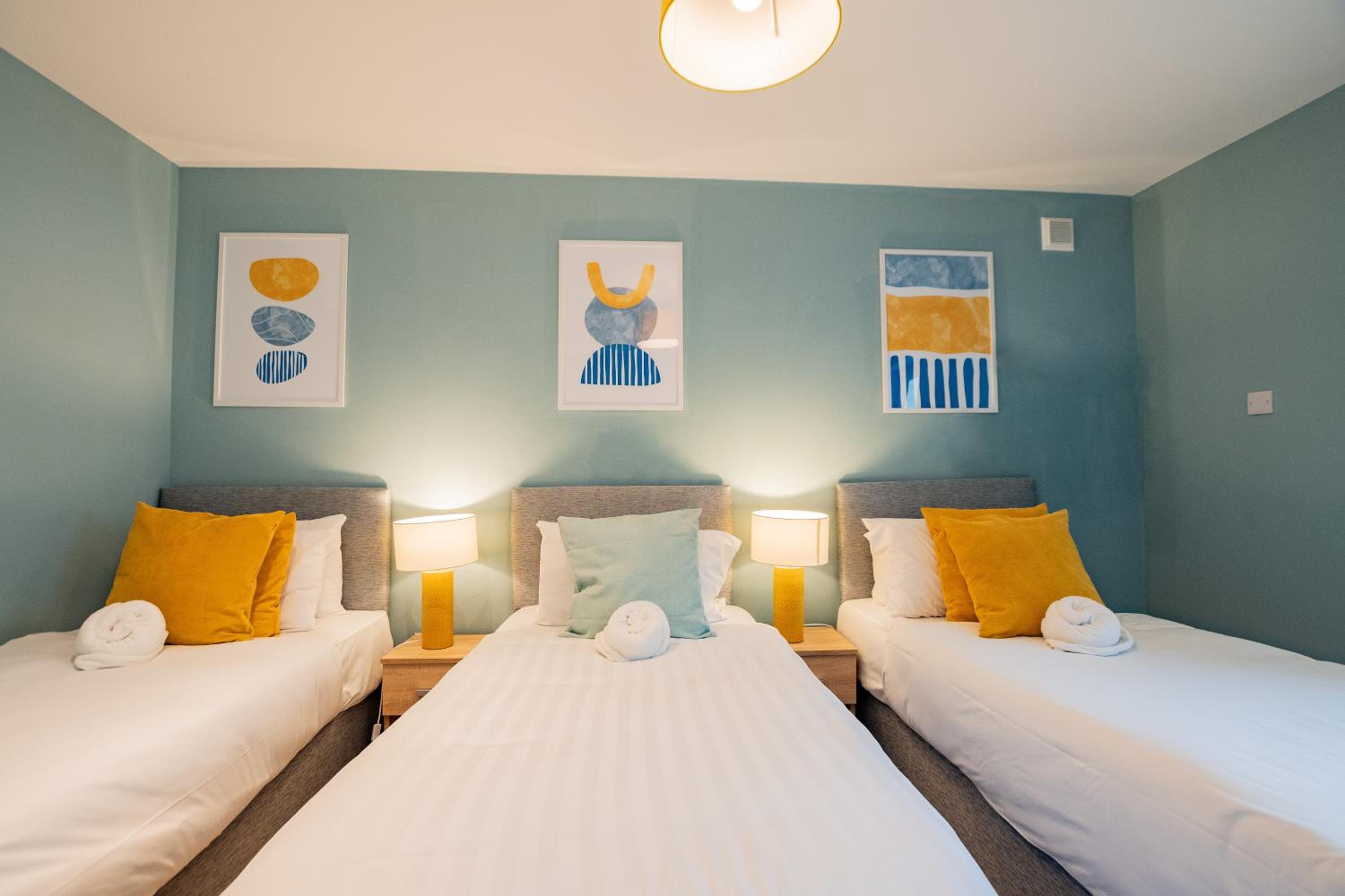 The Large Group House -Sleeps 21