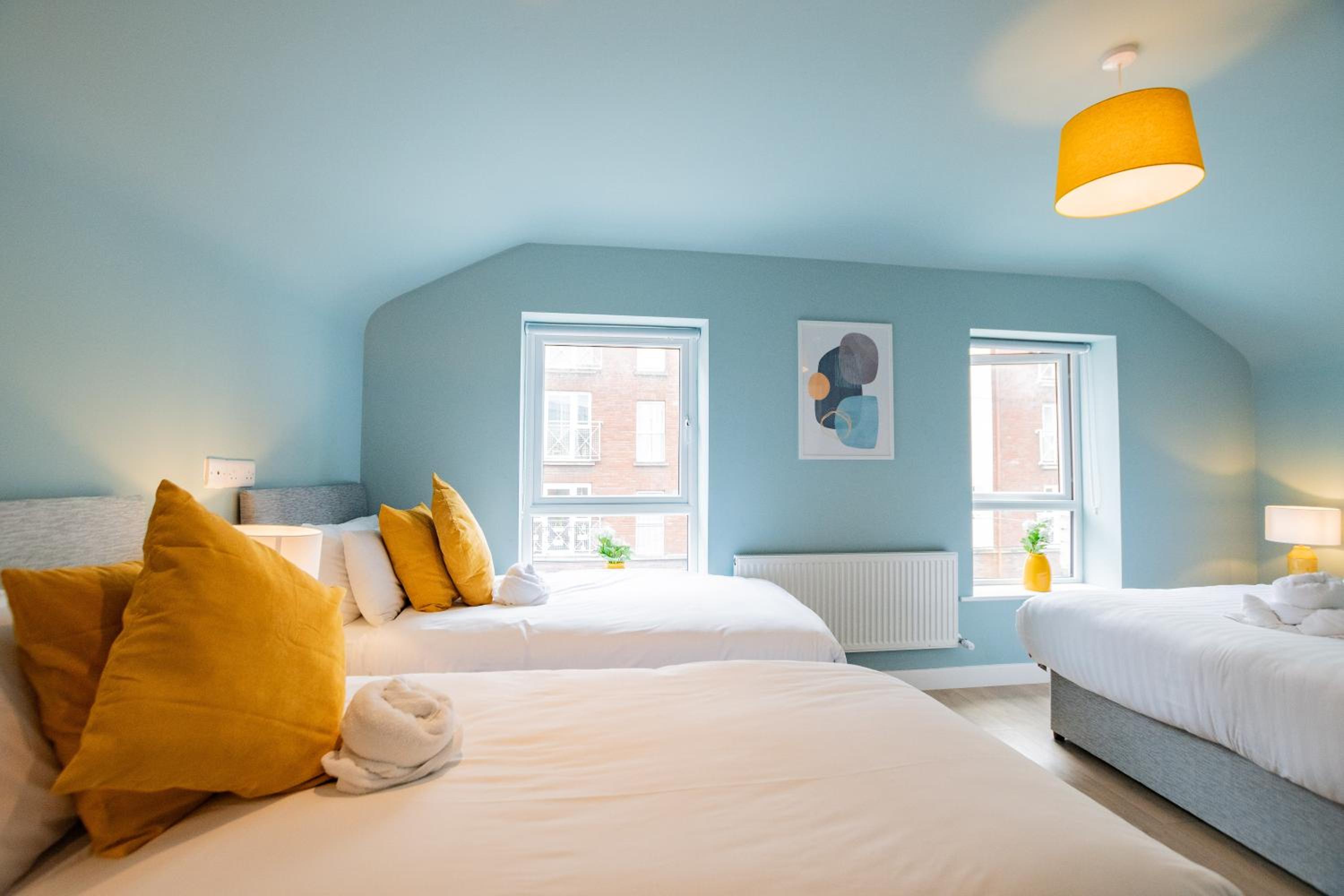 The Large Group House -Sleeps 21