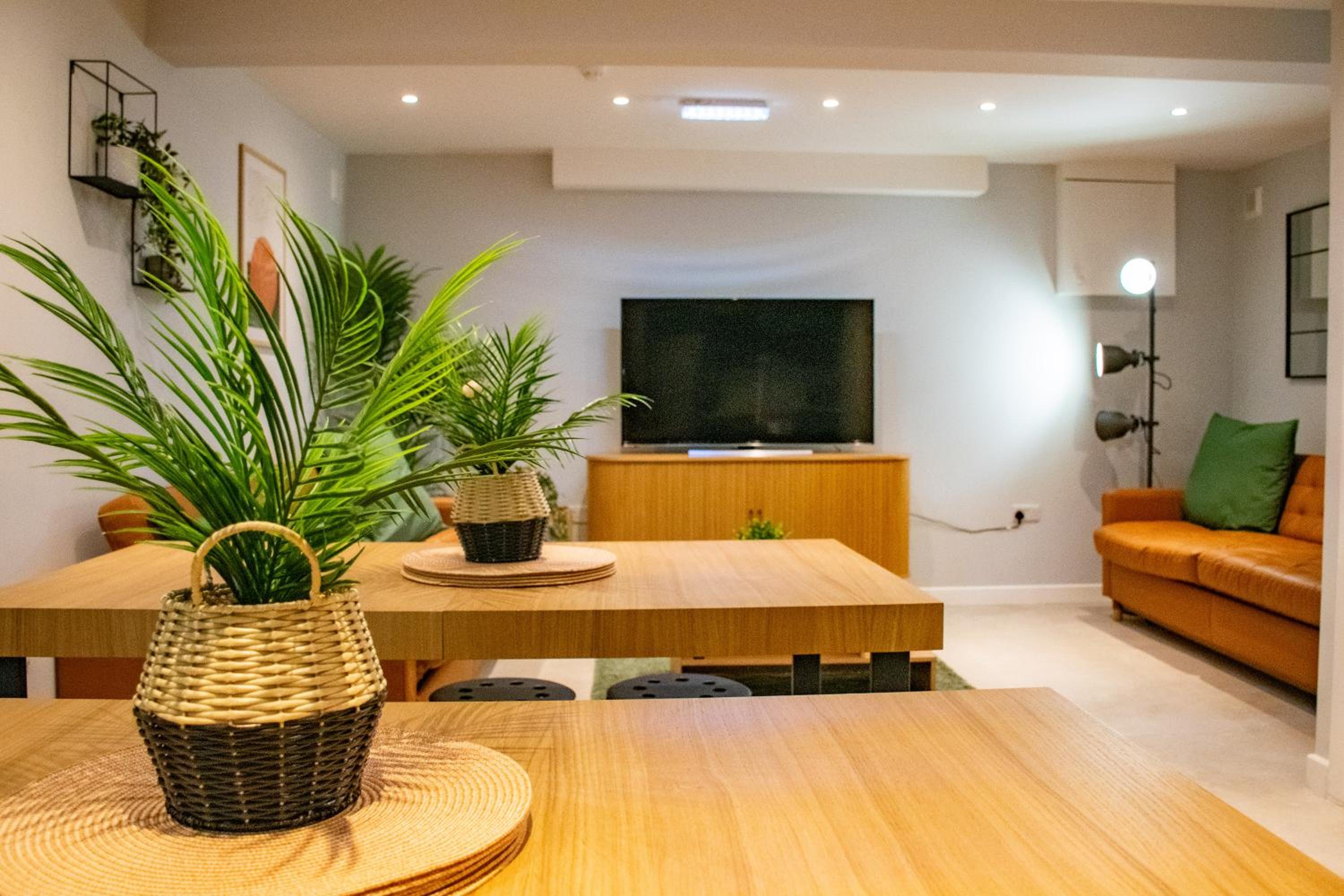 The Large Group House -Sleeps 21