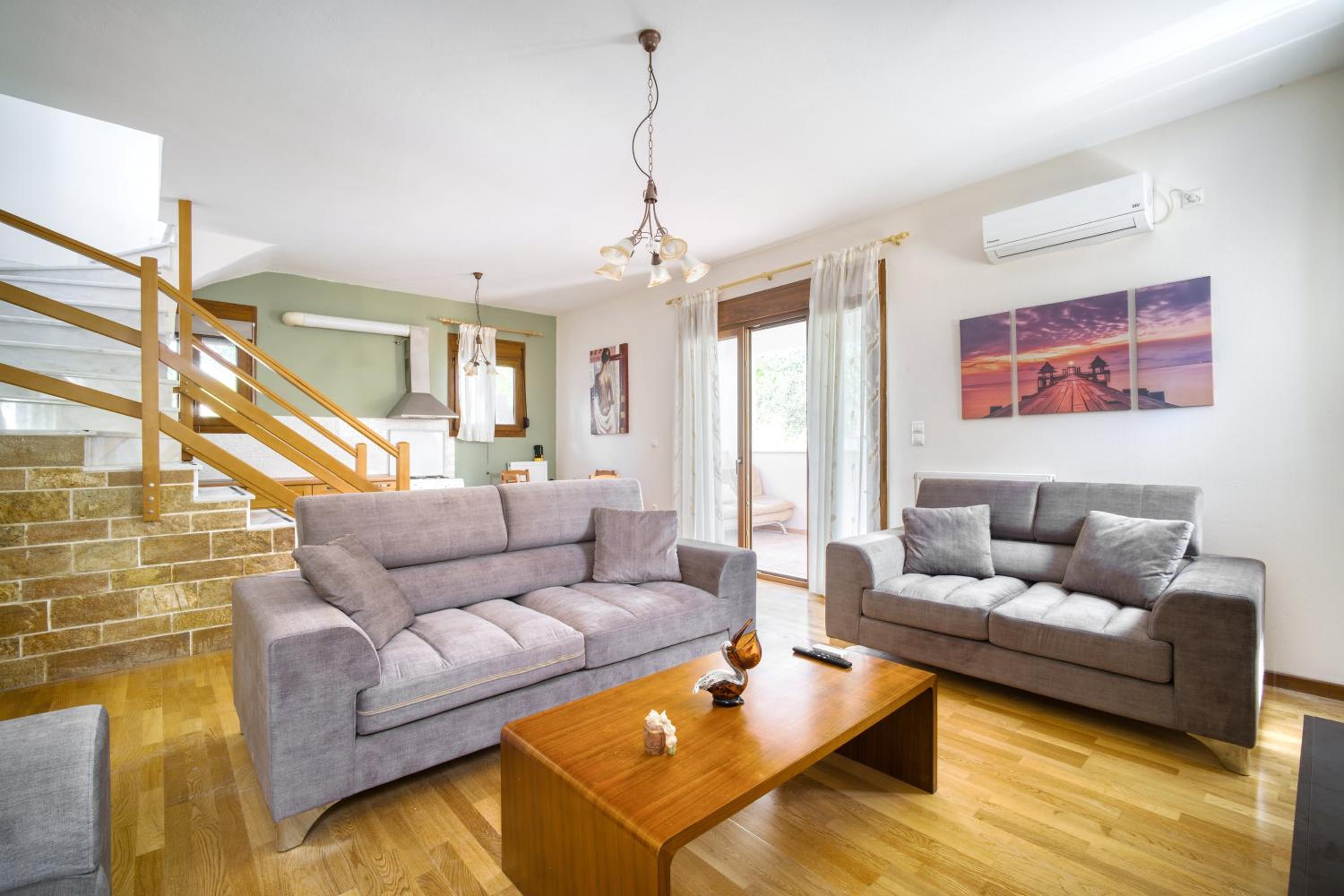 Luxury Villa Evans 4BR Sleeps 8 Near Beach view 4