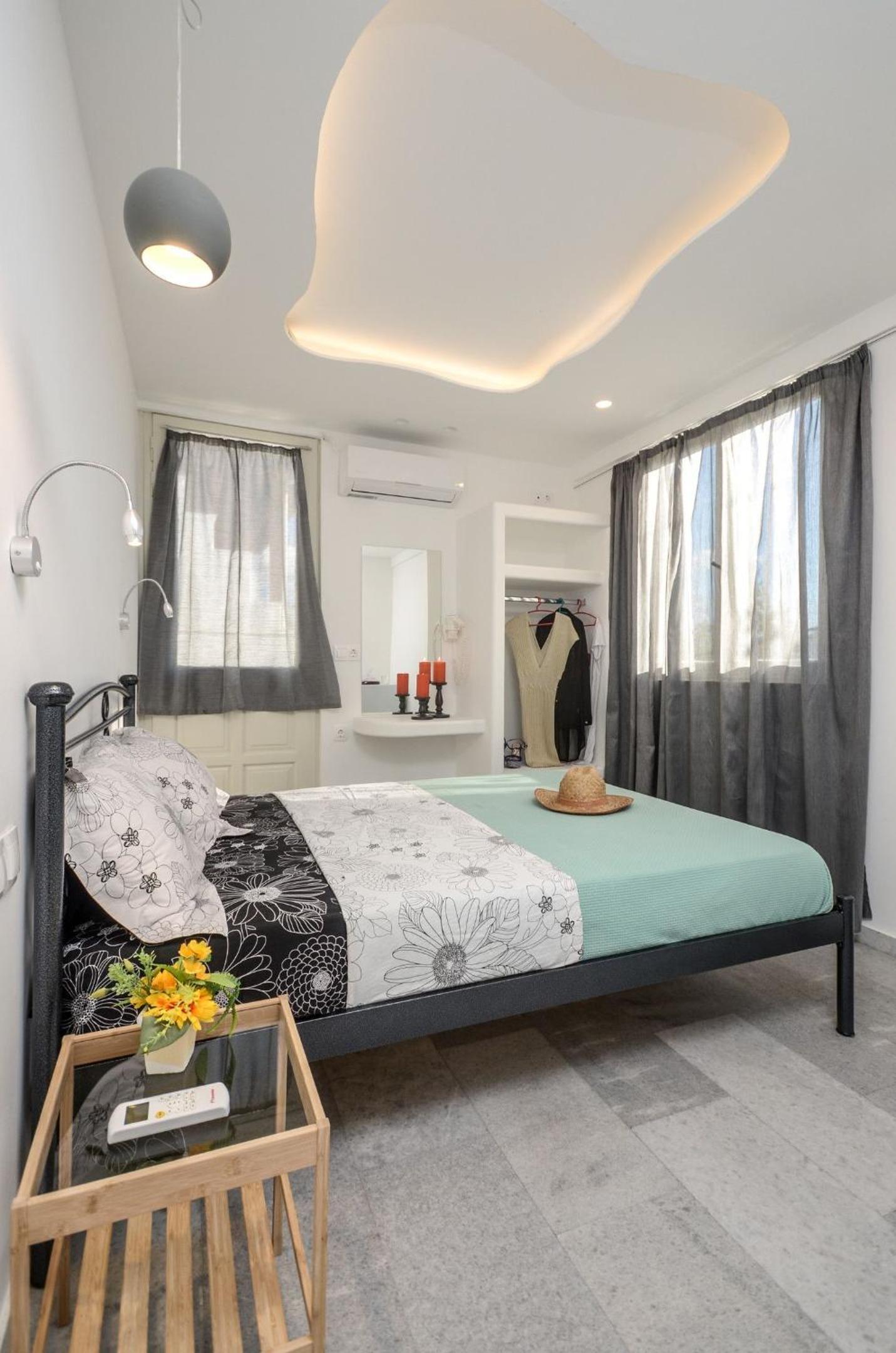 Naxos Central Room Double Room Private Balcony City Views photo 3