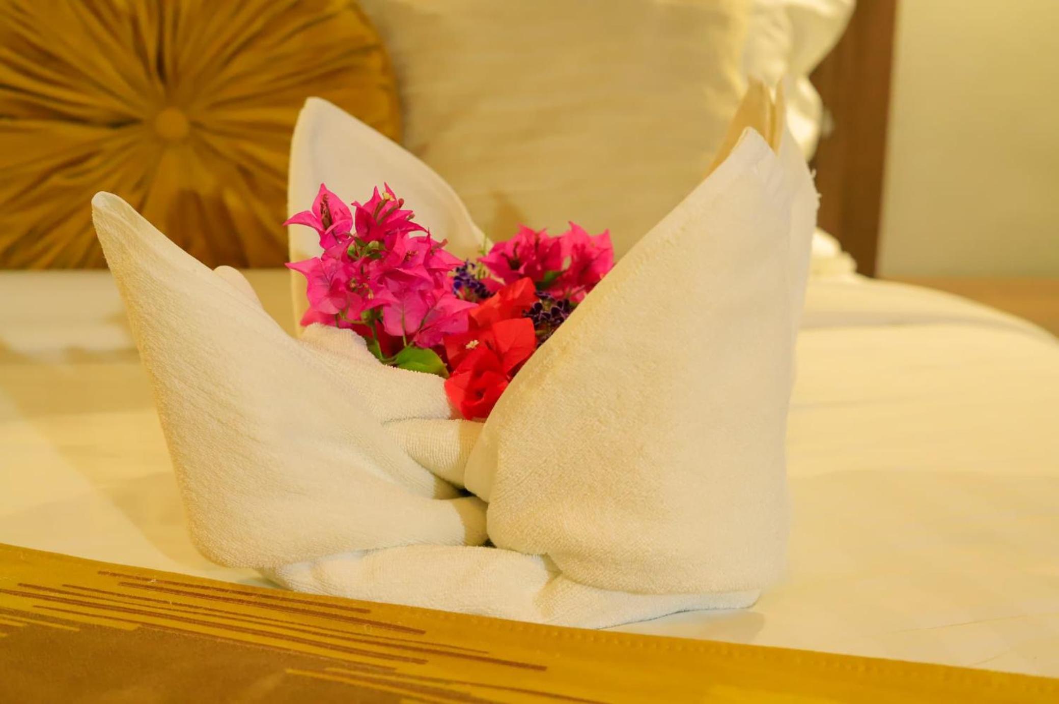 Etang Hotels