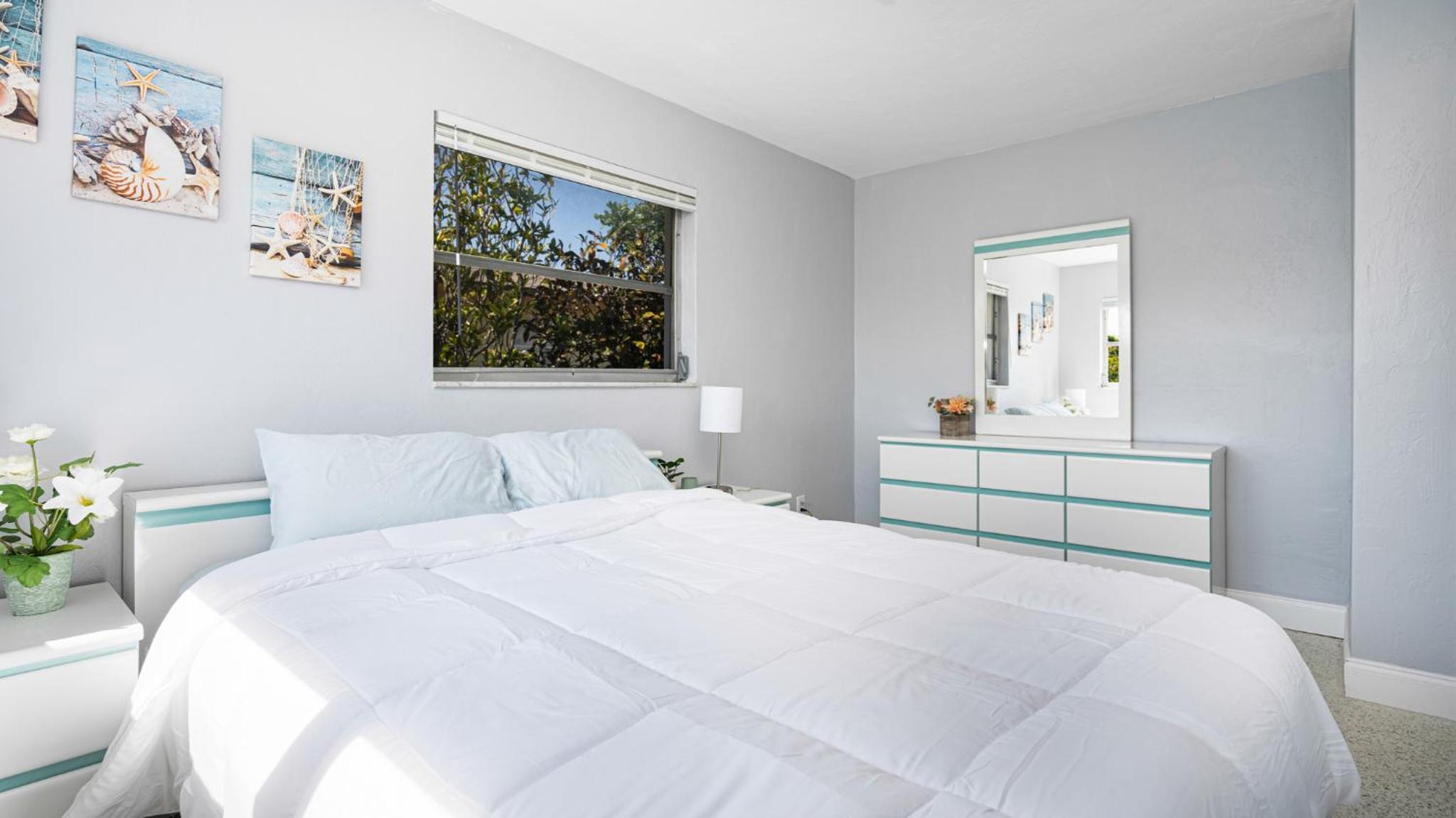 Cape Coral 1 bedroom apartment view 3