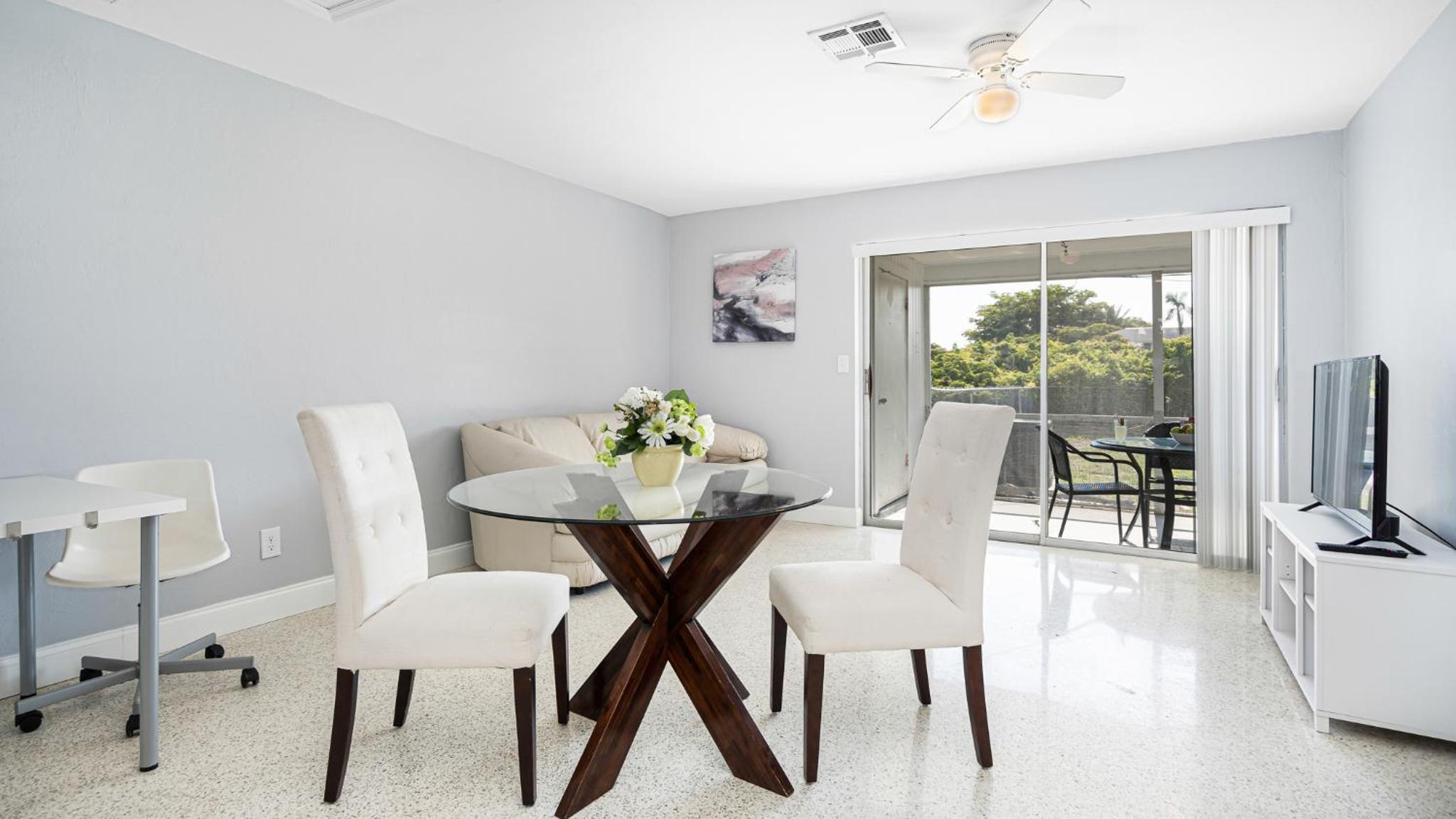 Cape Coral 1 bedroom apartment view 4