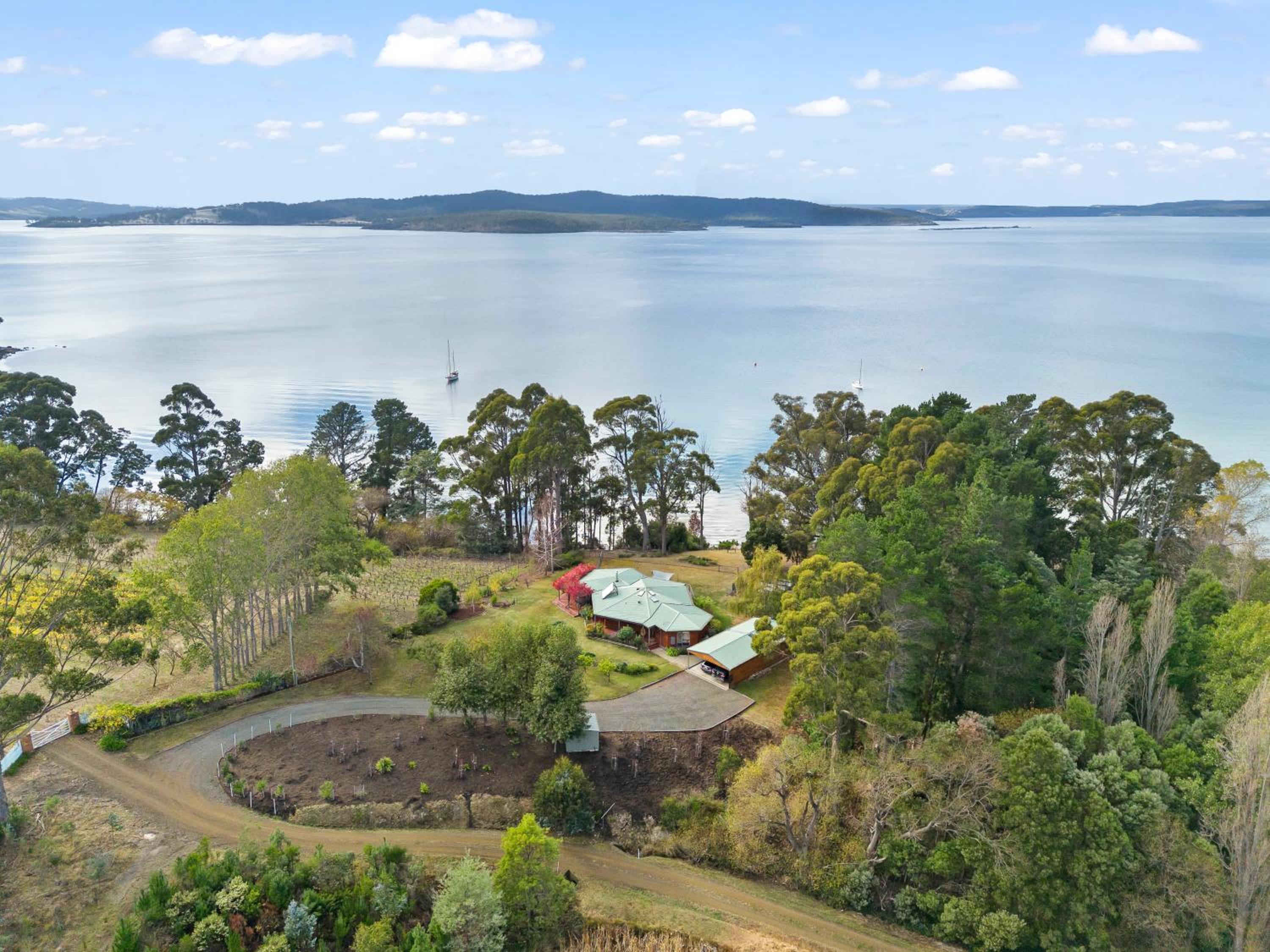Blissful Birchs Bay - Gorgeous 3 Bedroom House