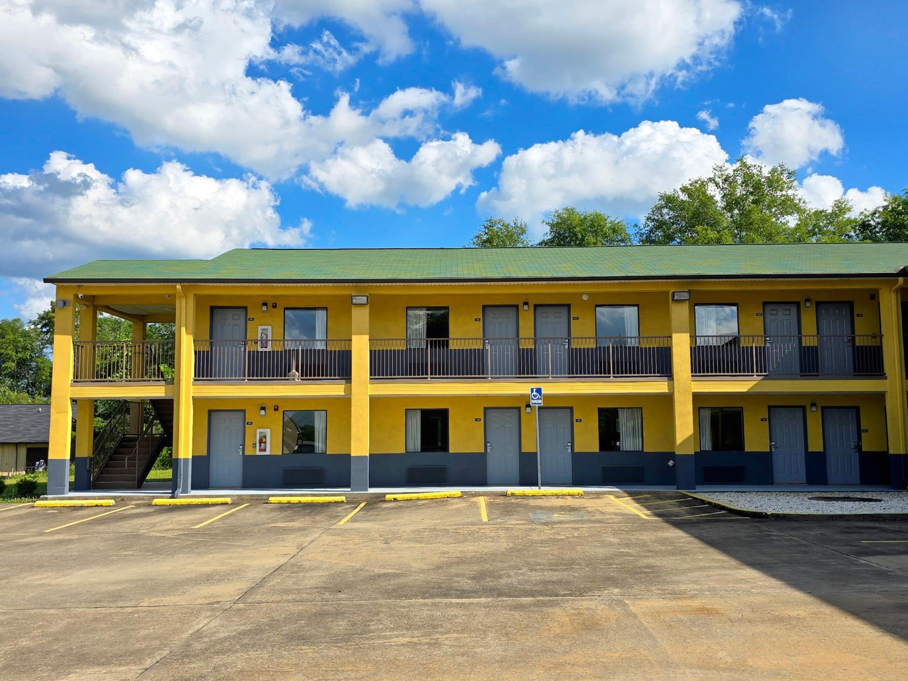 Garden Inn and Suites near Callaway Gardens Pine Mountain - Property Image 26