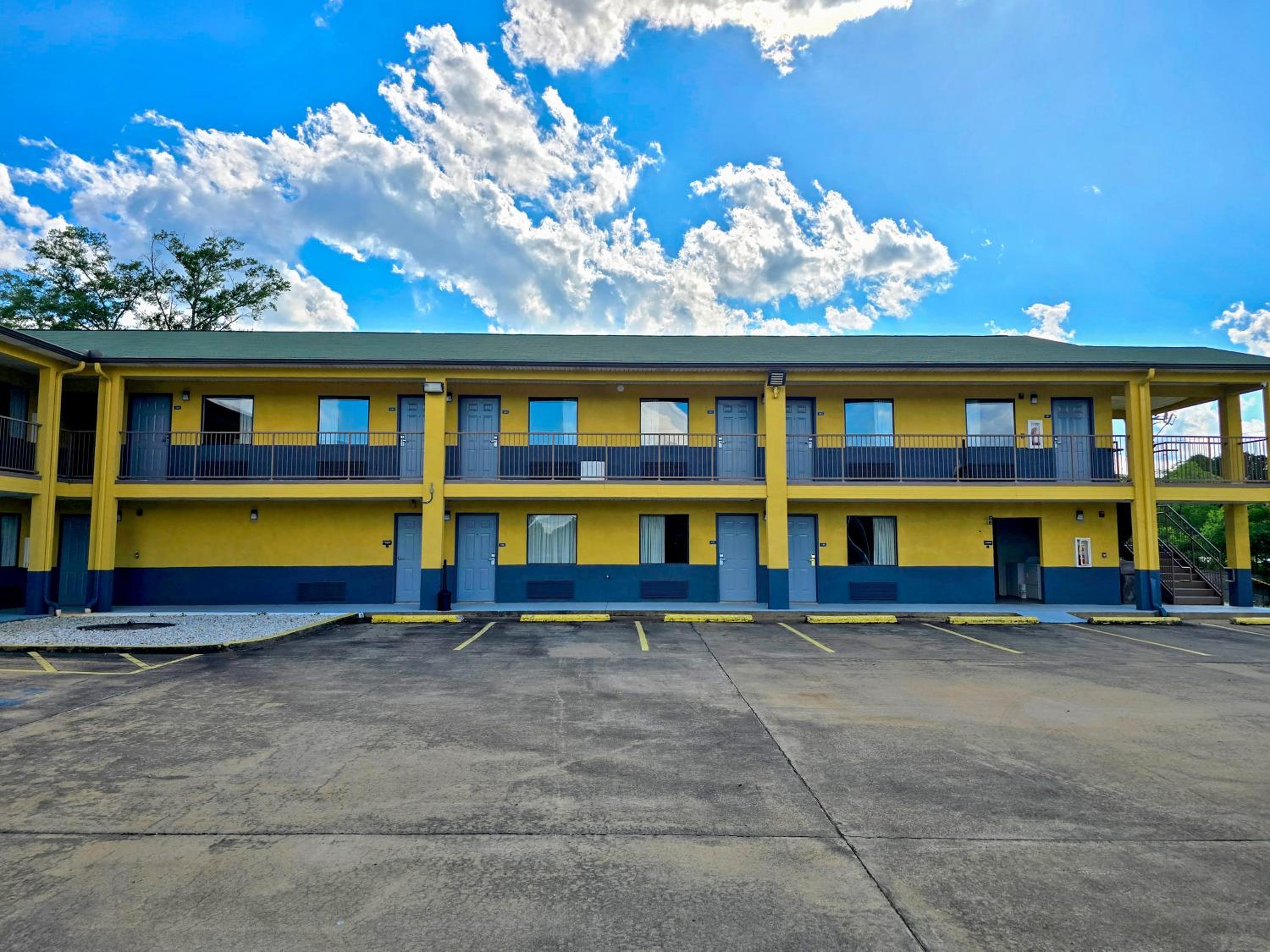 Garden Inn and Suites near Callaway Gardens Pine Mountain - Property Image 25