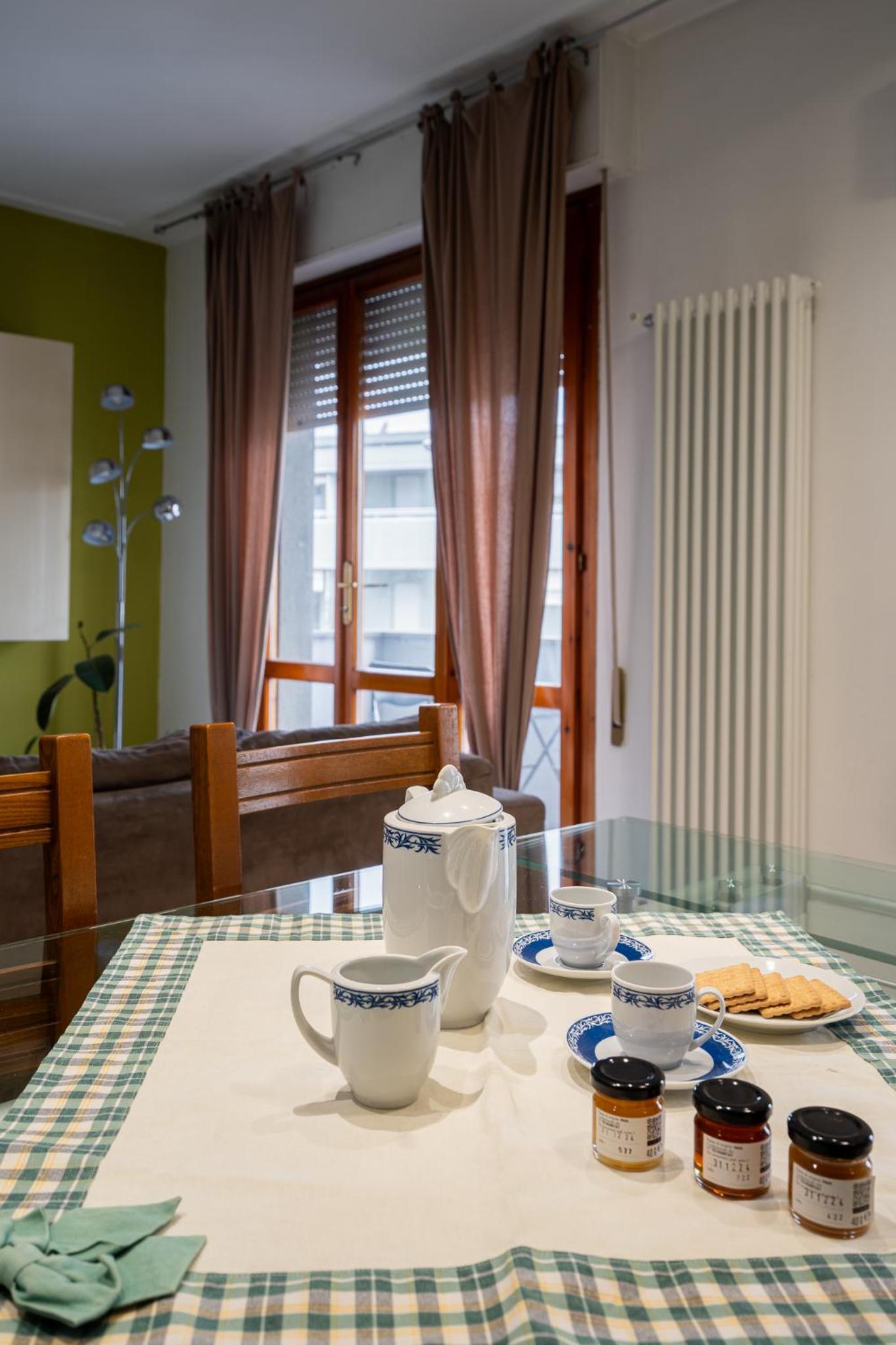 Gio e Emma s home en Viareggio — dining