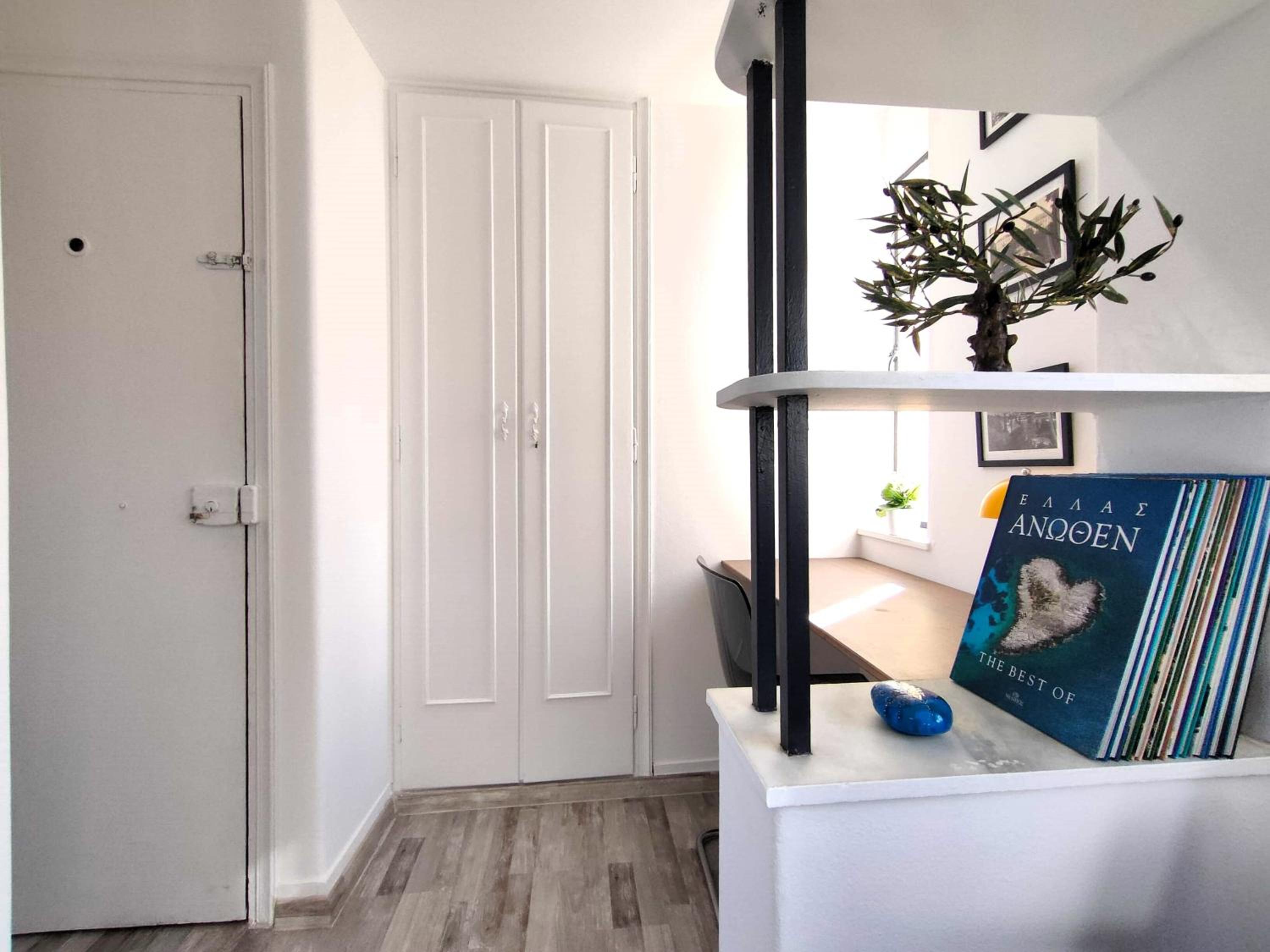 Lycabettus Sunshine Loft