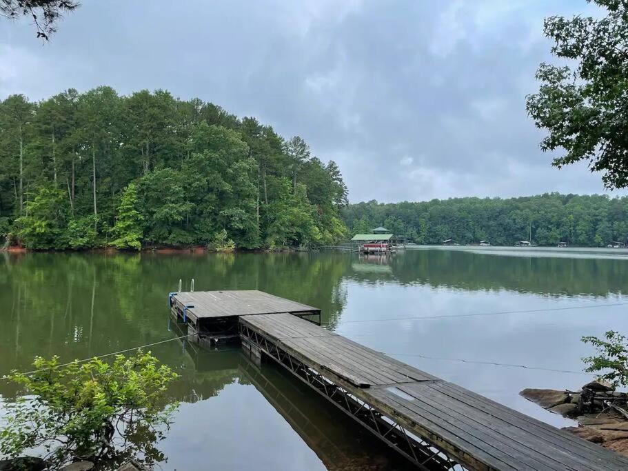 Clemson Vacations - Romantic Cabin, Hot Tub, Lake Access, OutdoorLiving! - Property Image 3