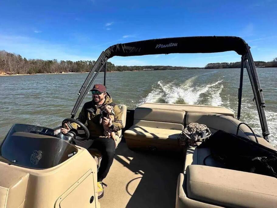 Clemson Vacations - Romantic Cabin, Hot Tub, Lake Access, OutdoorLiving! - Property Image 2