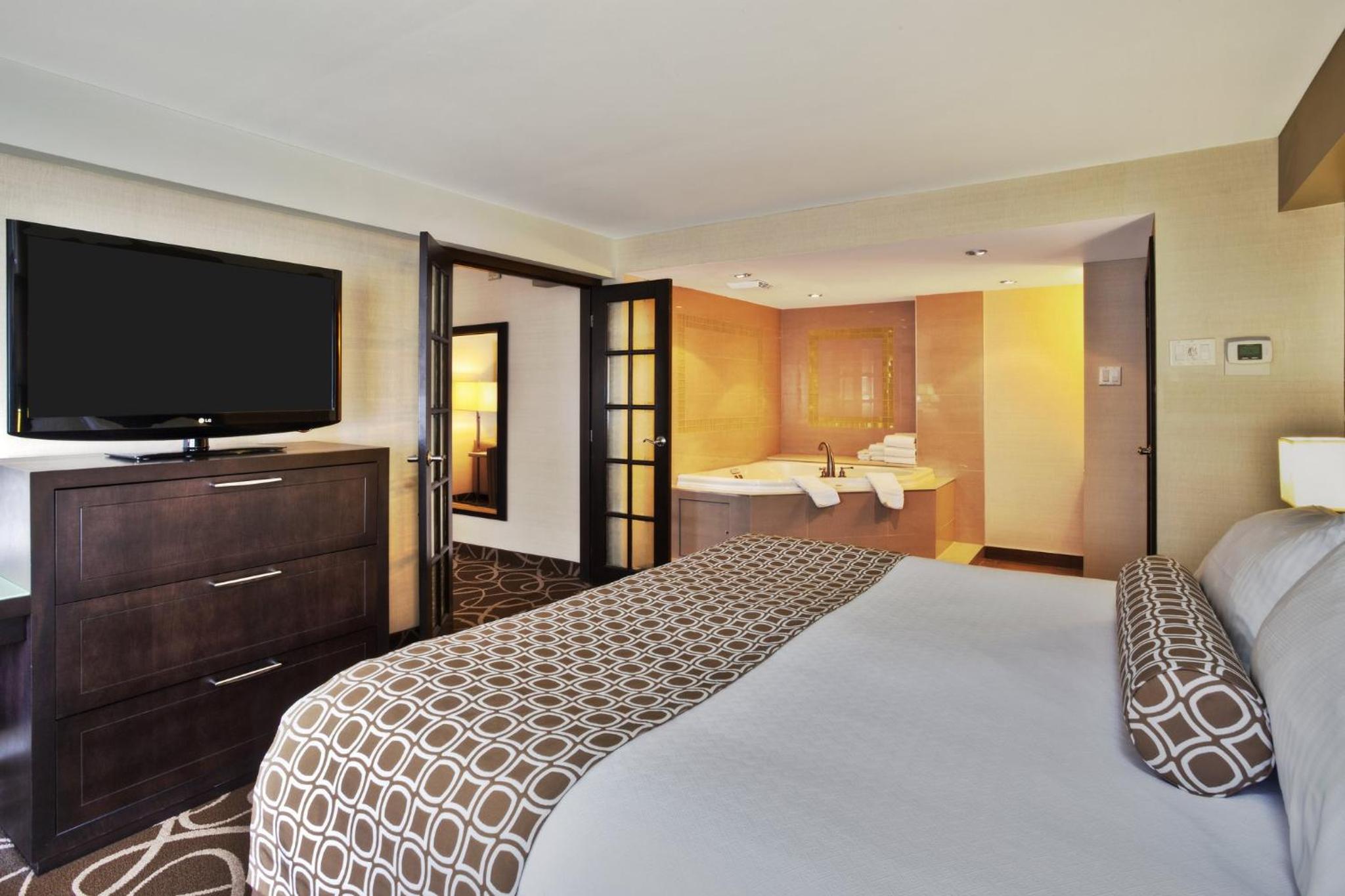 Kitchener Vacations - Crowne Plaza Kitchener-Waterloo, an IHG Hotel - Property Image 8