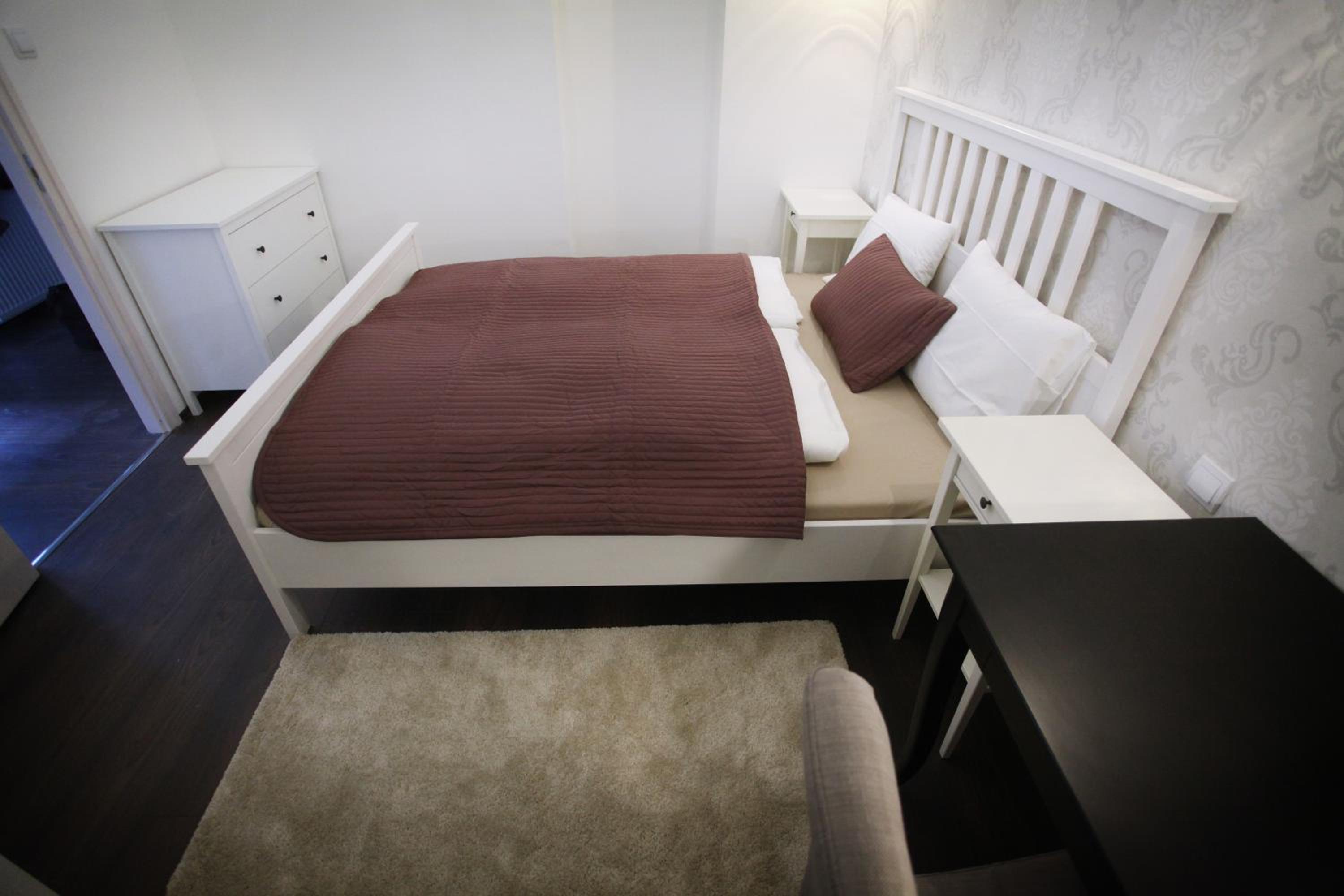 Chain Bridge Apartment