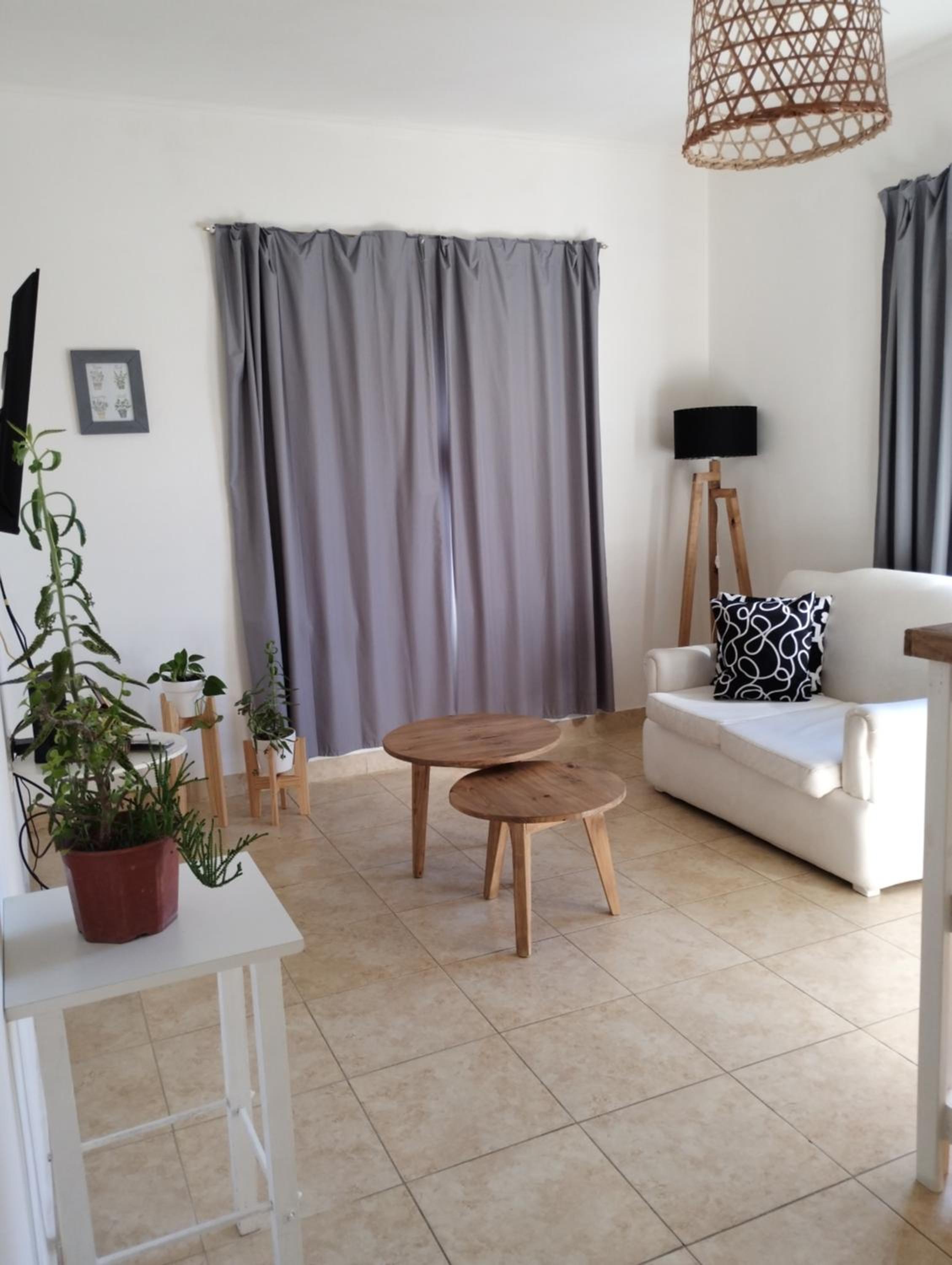 Golondrinas Suites, depto céntrico con ascensor y cochera