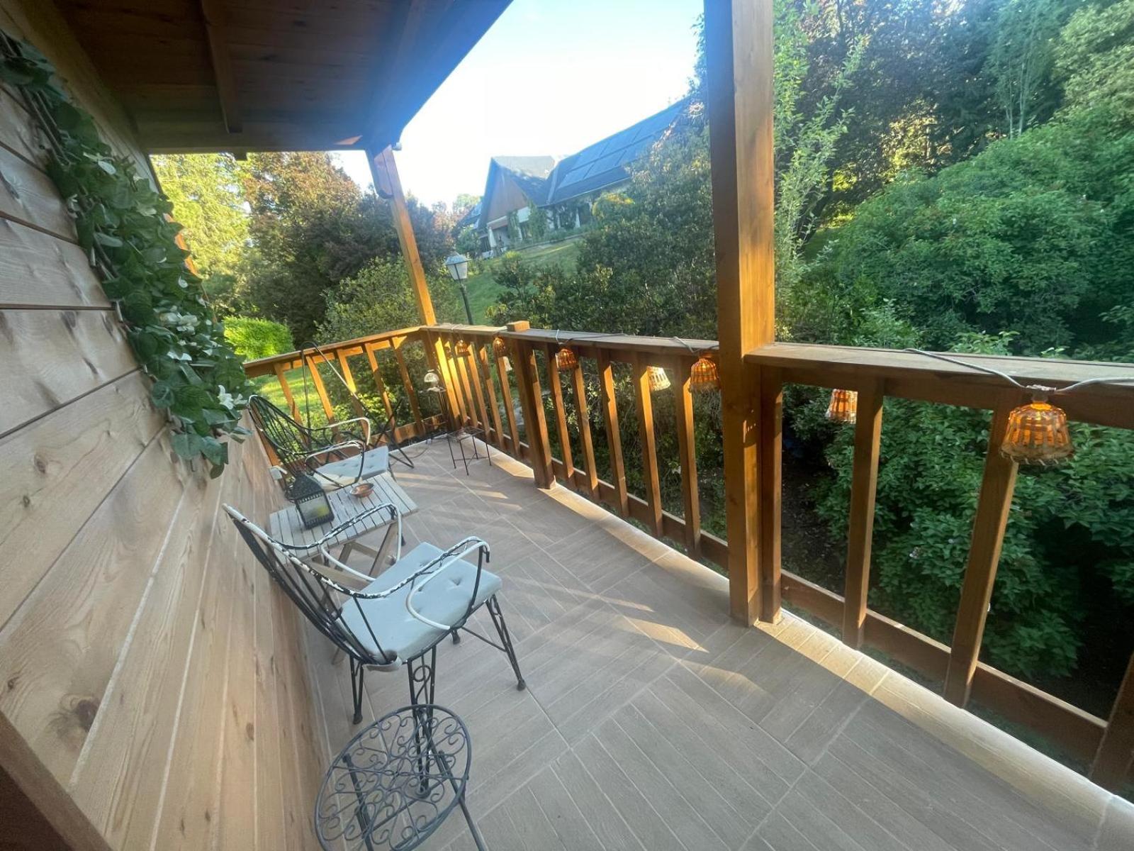Preciosa cabaña con jardín y barbacoa