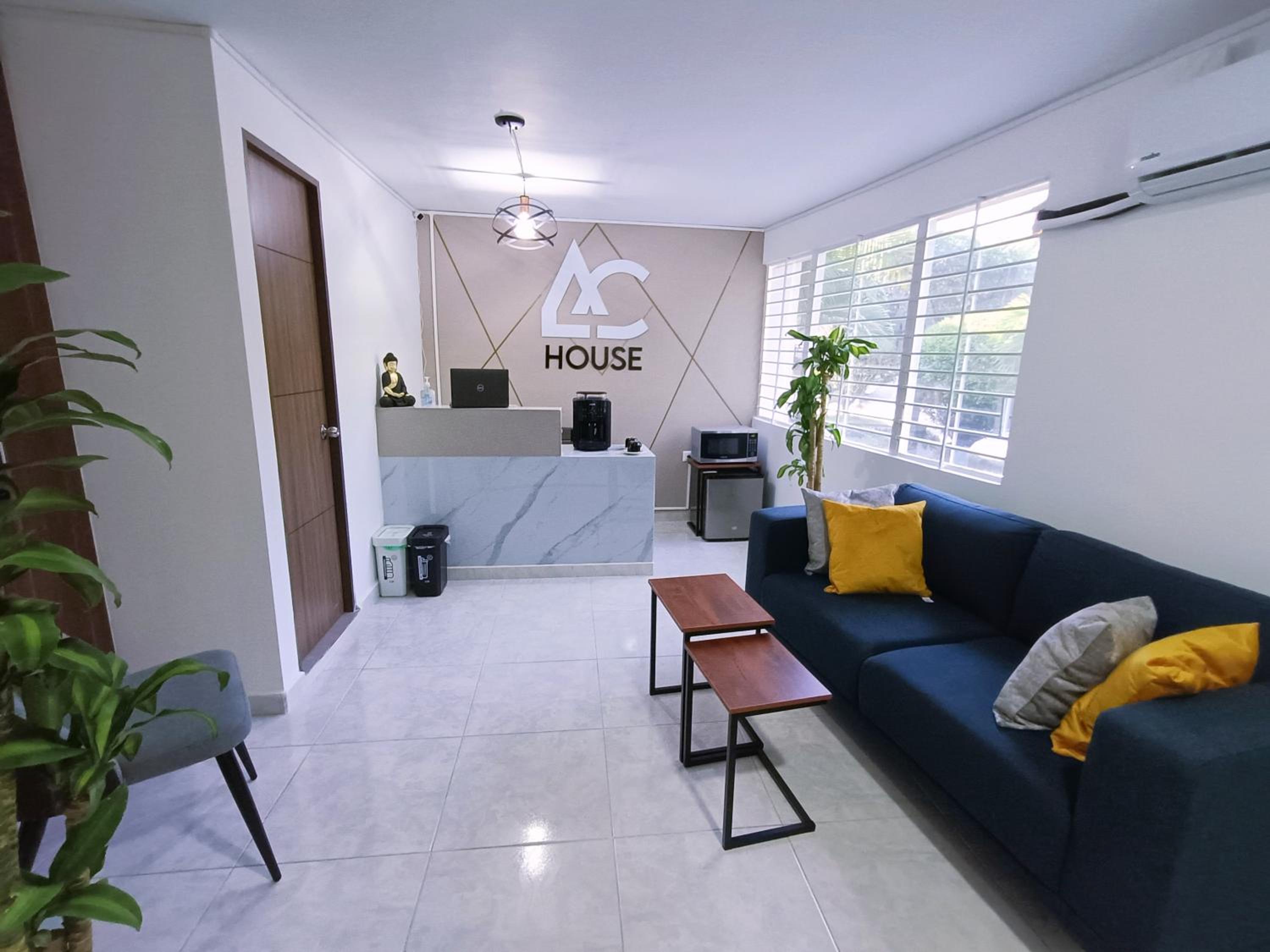 AC - House Laureles - Self Cheking