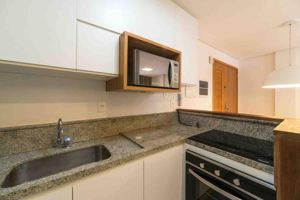 Flat Decorado a beira da piscina no melhor condominio de Muro Alto