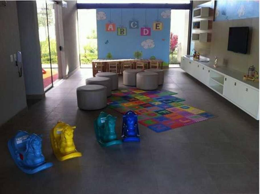 Flat Decorado a beira da piscina no melhor condominio de Muro Alto