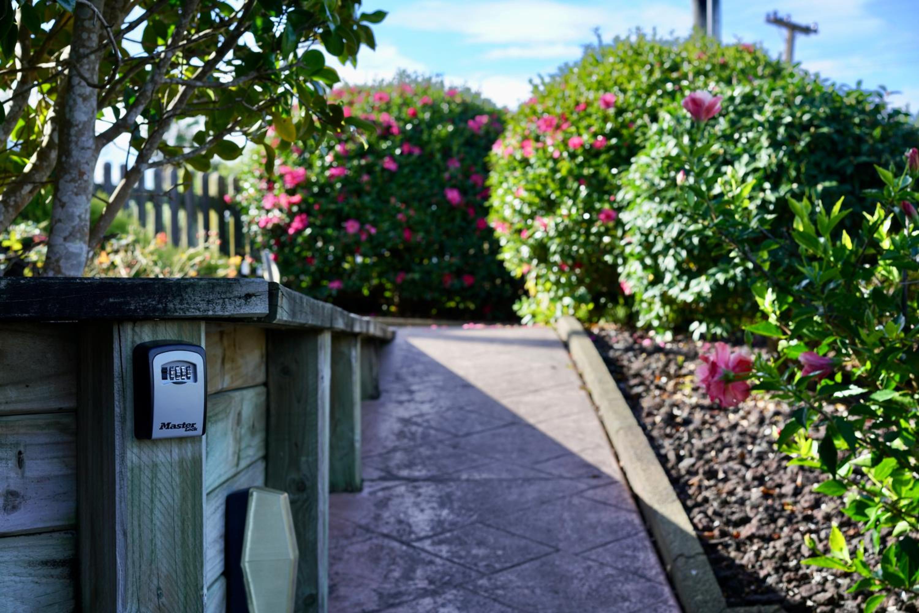 Oneroa Tui Garden - Be My Guest Waiheke