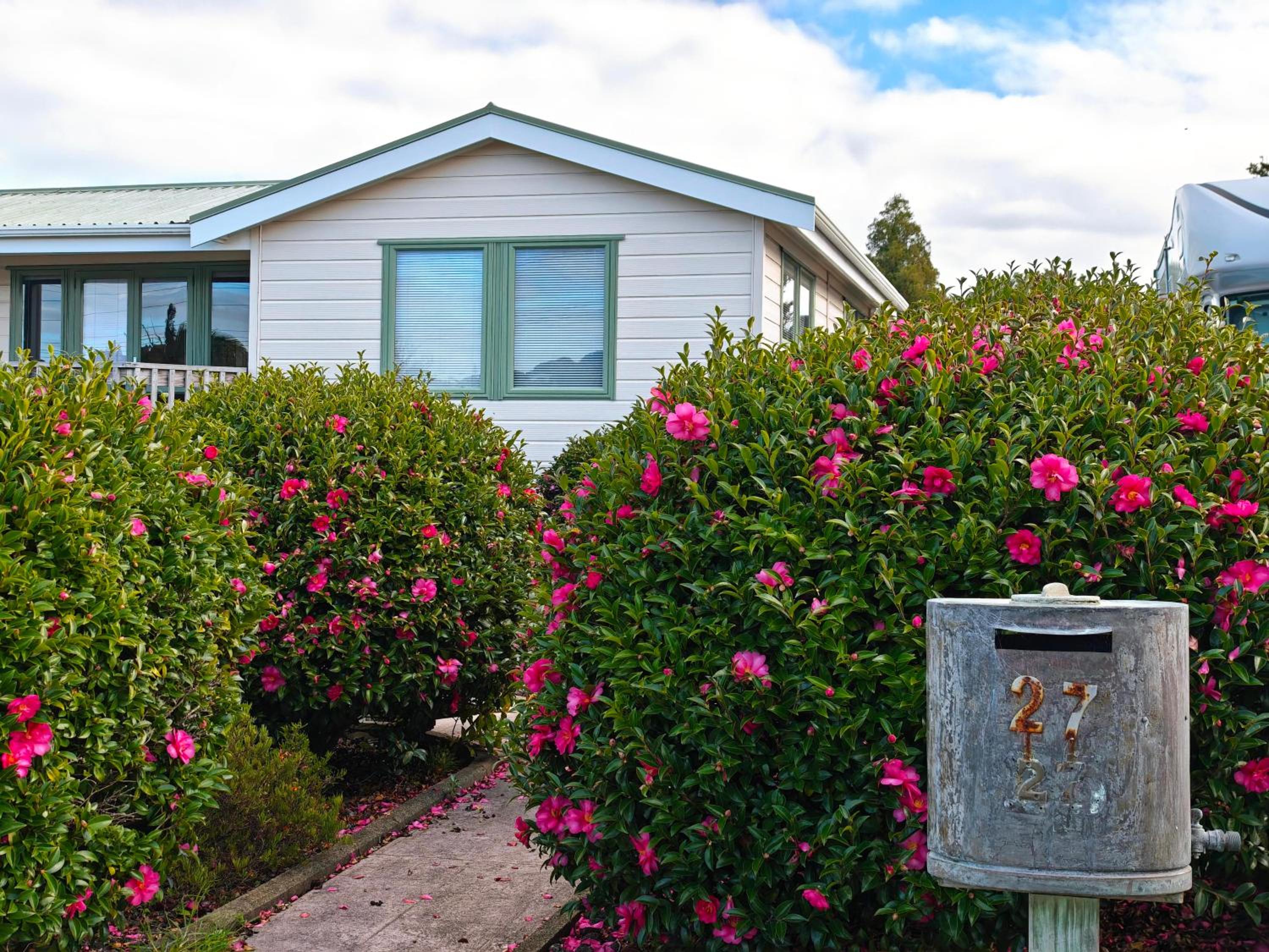 Oneroa Tui Garden - Be My Guest Waiheke