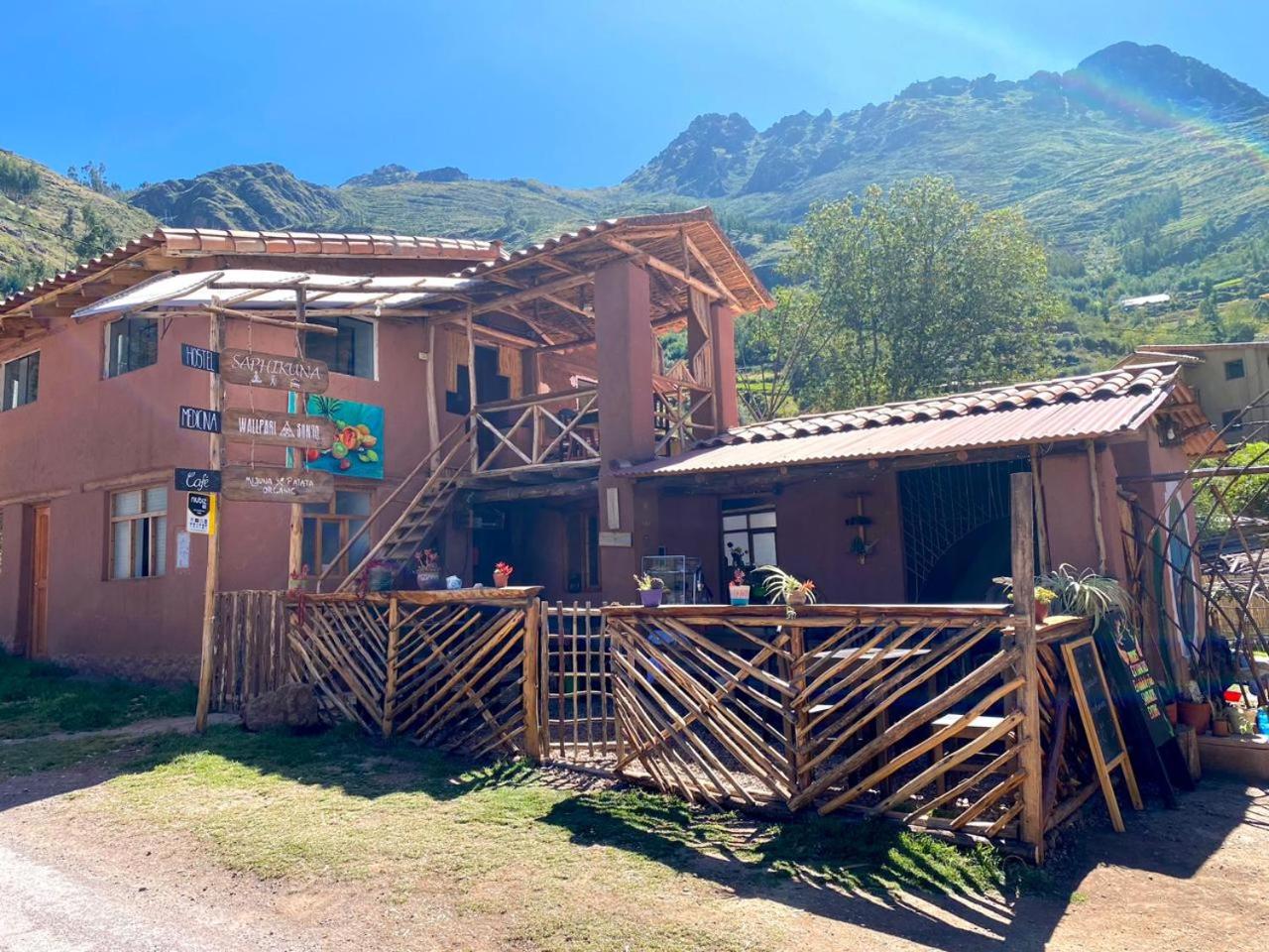Wallpari Sonqo temazcal hostel Comunidad view 5