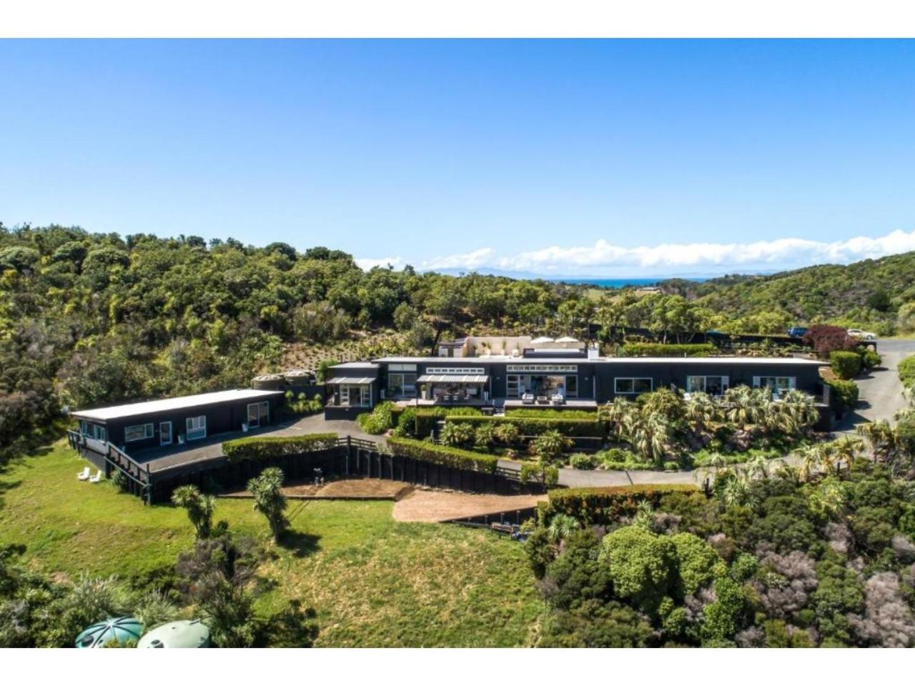 Delamore Cove - Kauri - Stay Waiheke view 3