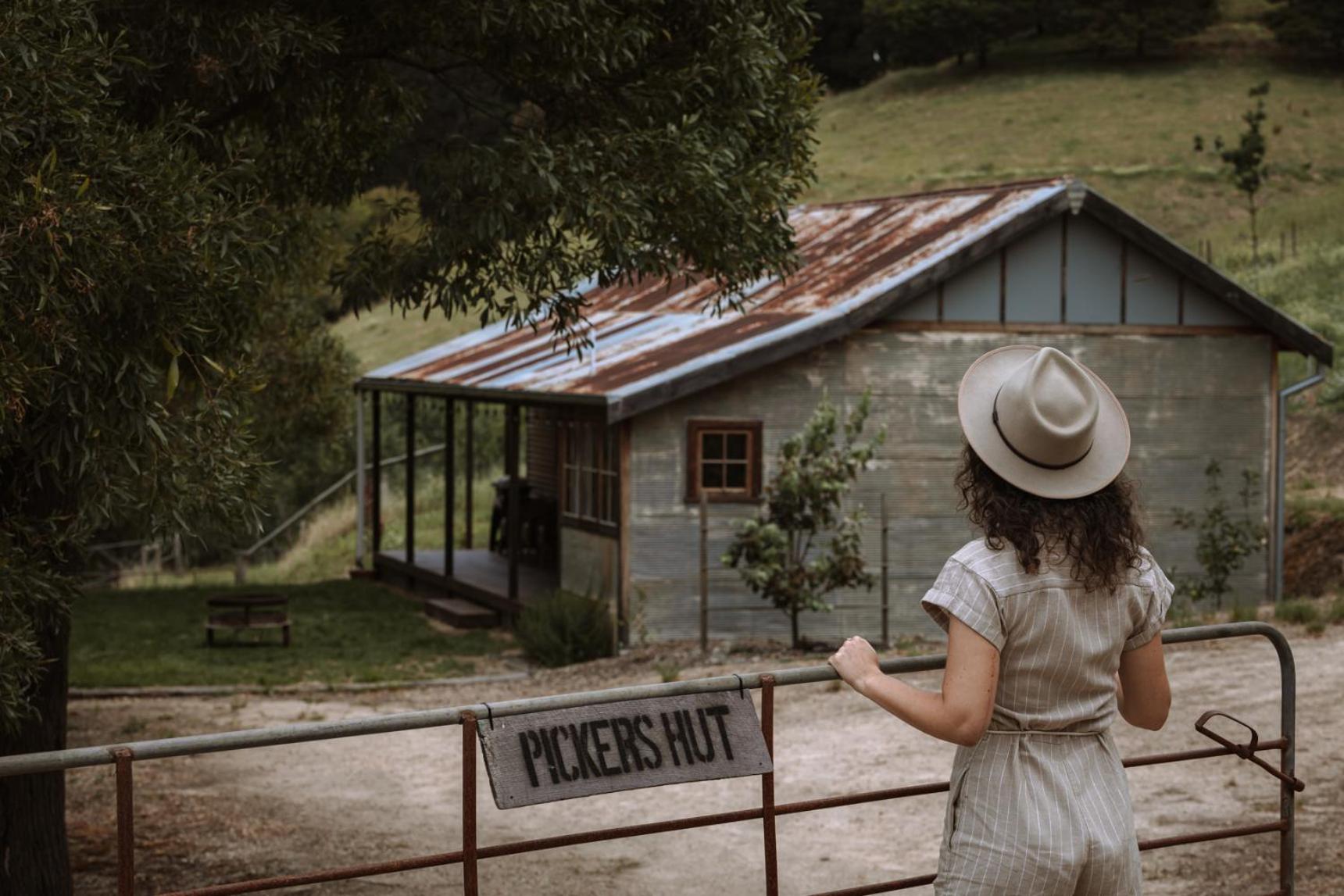 Pickers Hut - A Country Style Featured Dream Stay