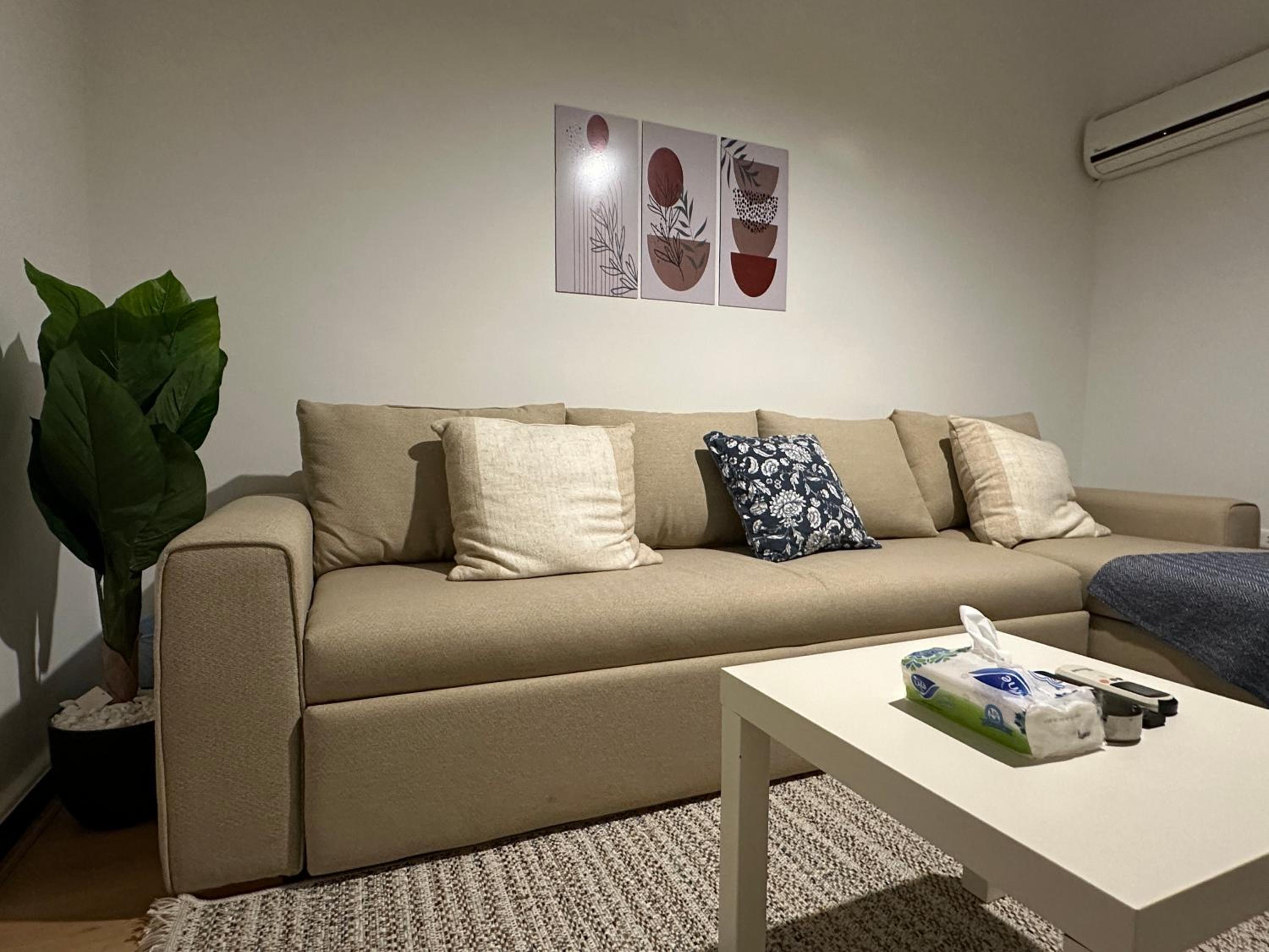 Renovated Spacious Apartment 3 Mins to Al-Rehab