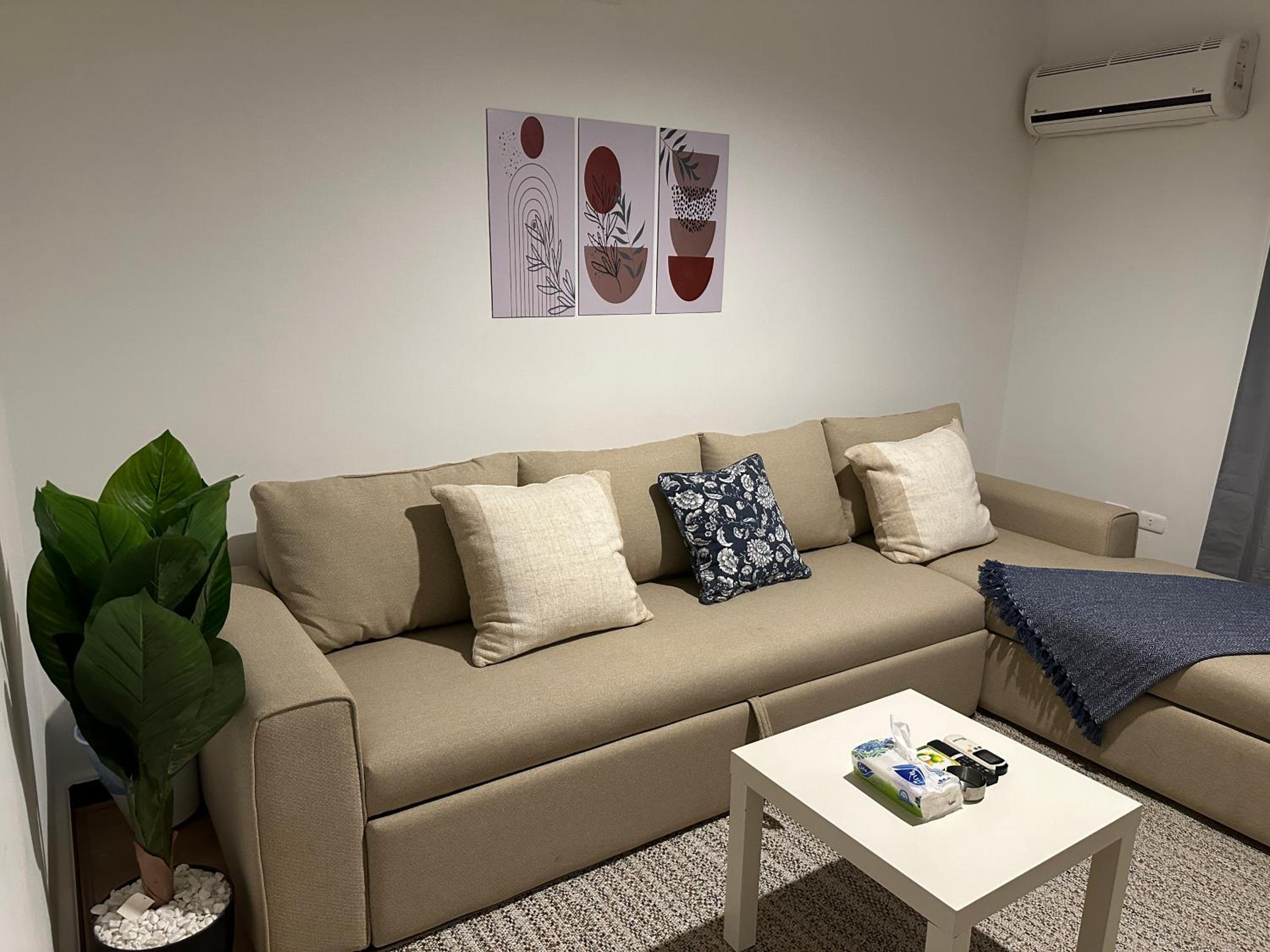 Renovated Spacious Apartment 3 Mins to Al-Rehab