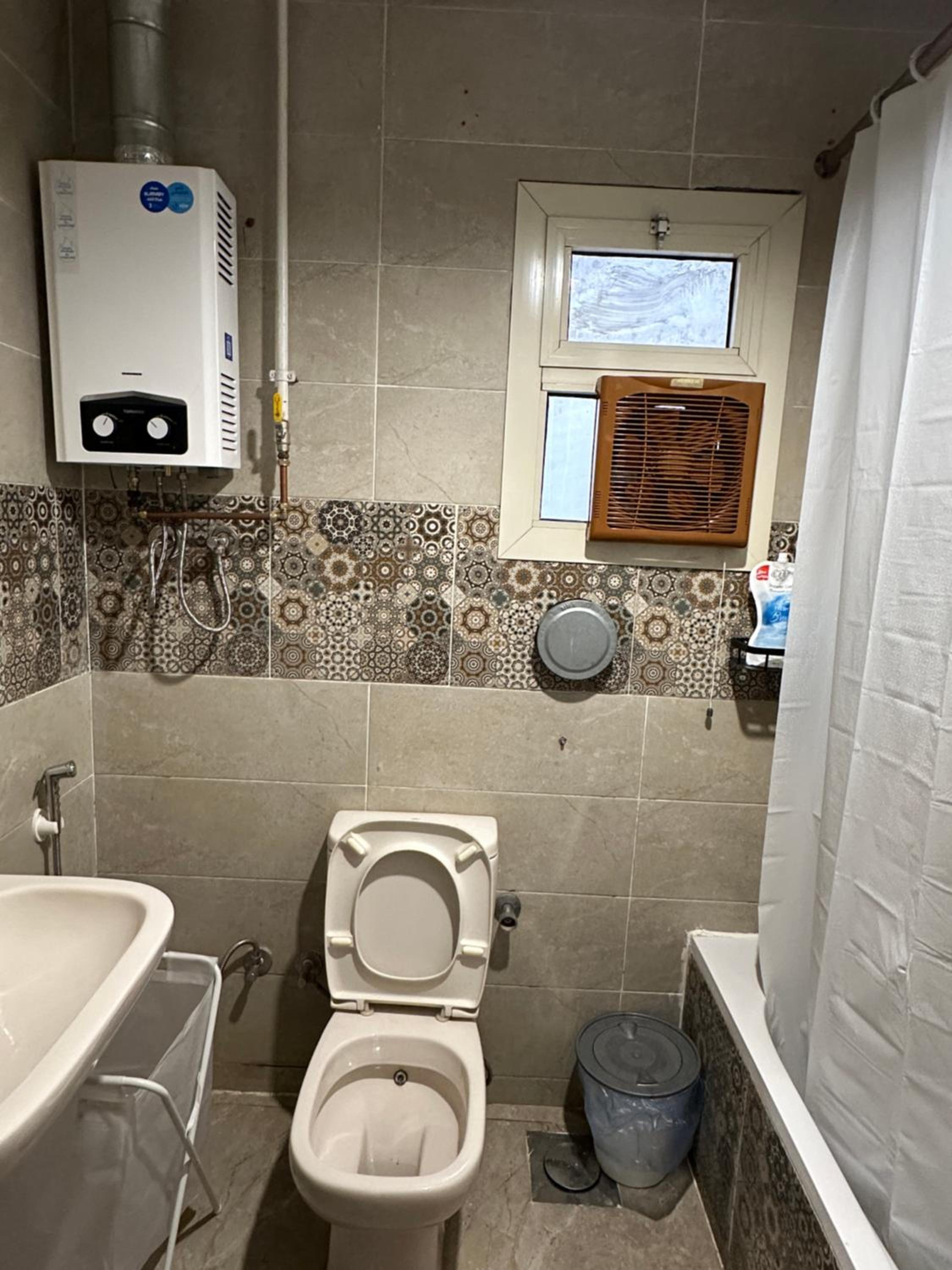 Renovated Spacious Apartment 3 Mins to Al-Rehab