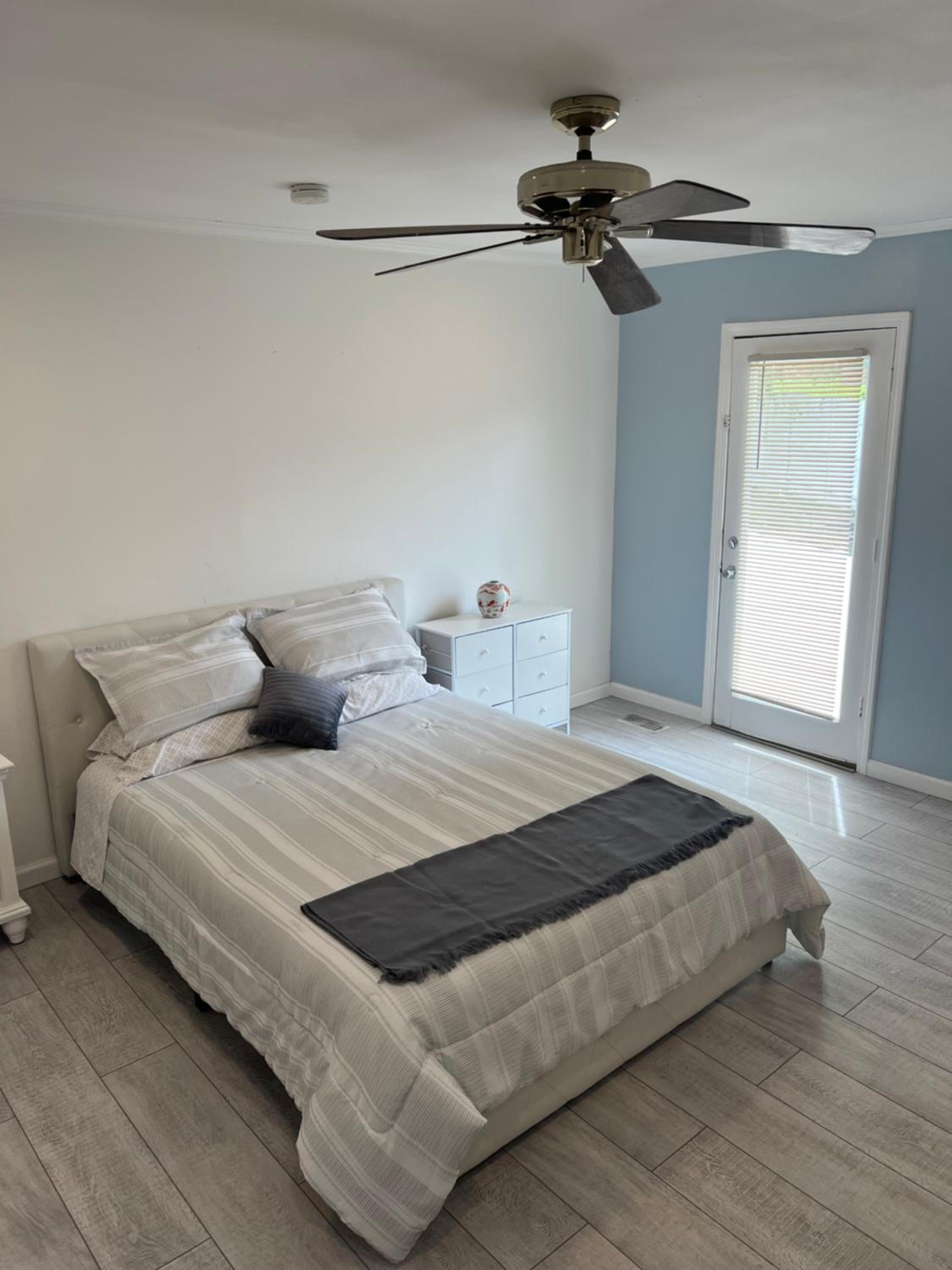 Cozy private suite 5 min from Saint Francis Hospital and Woodland Hills Mall view 2