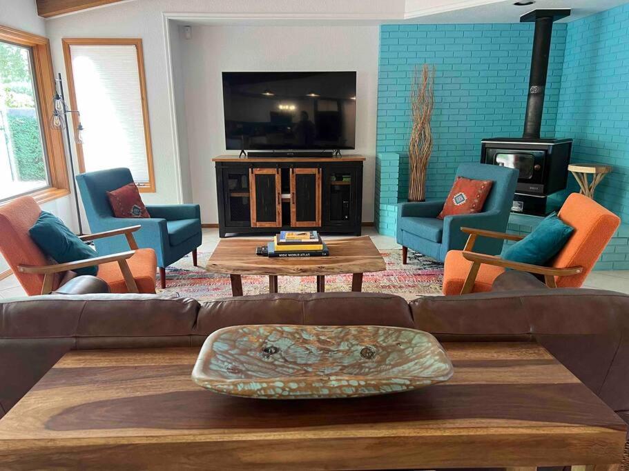 Southwest Gem -Perfectly Placed for hikes and fun view 2