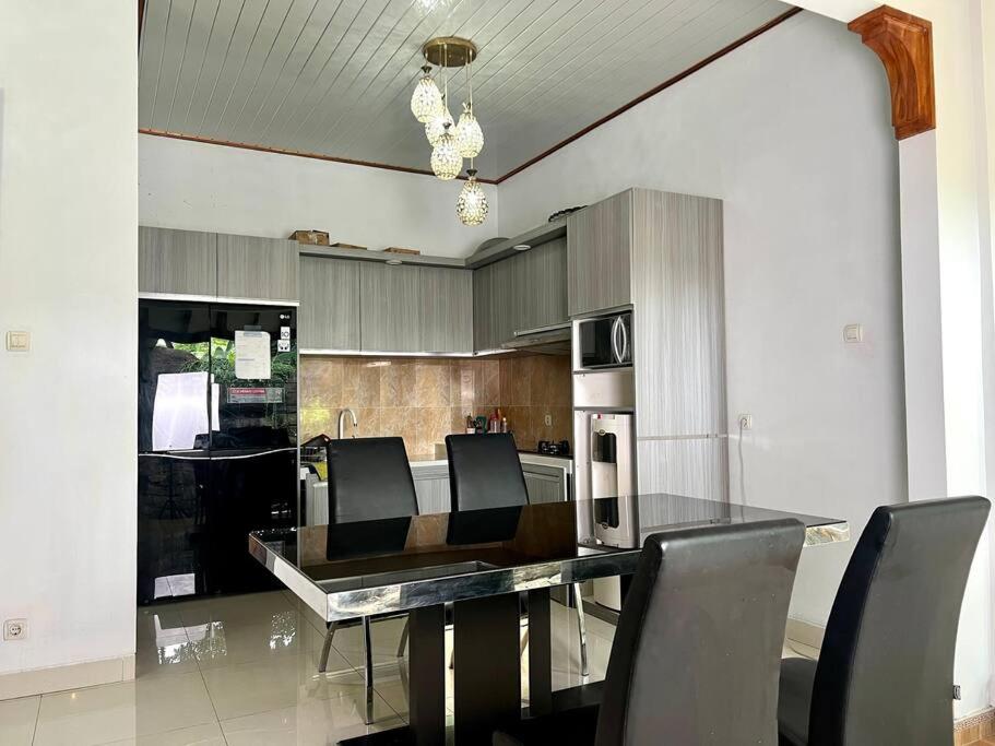 Joglo Satrio Pinayungan Villa