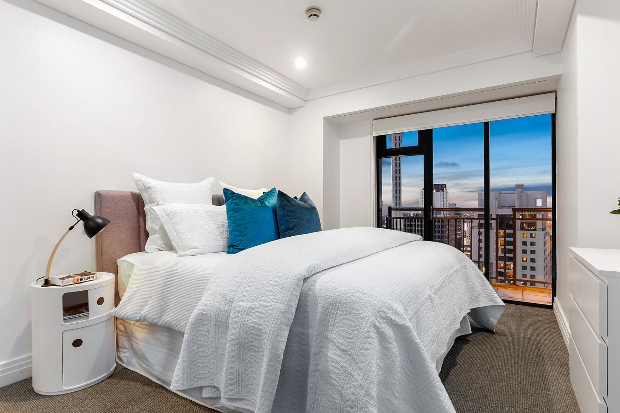 Metropolis Apartments by Urban Rest view 4