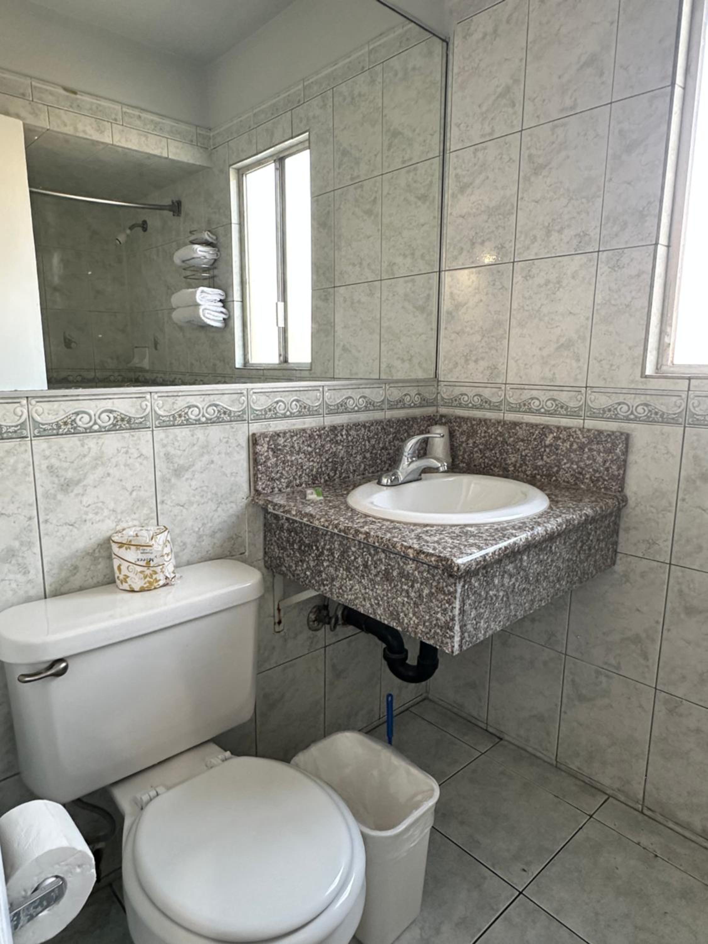 Pomona Vacations - Passport Inn Pomona - Property Image 24