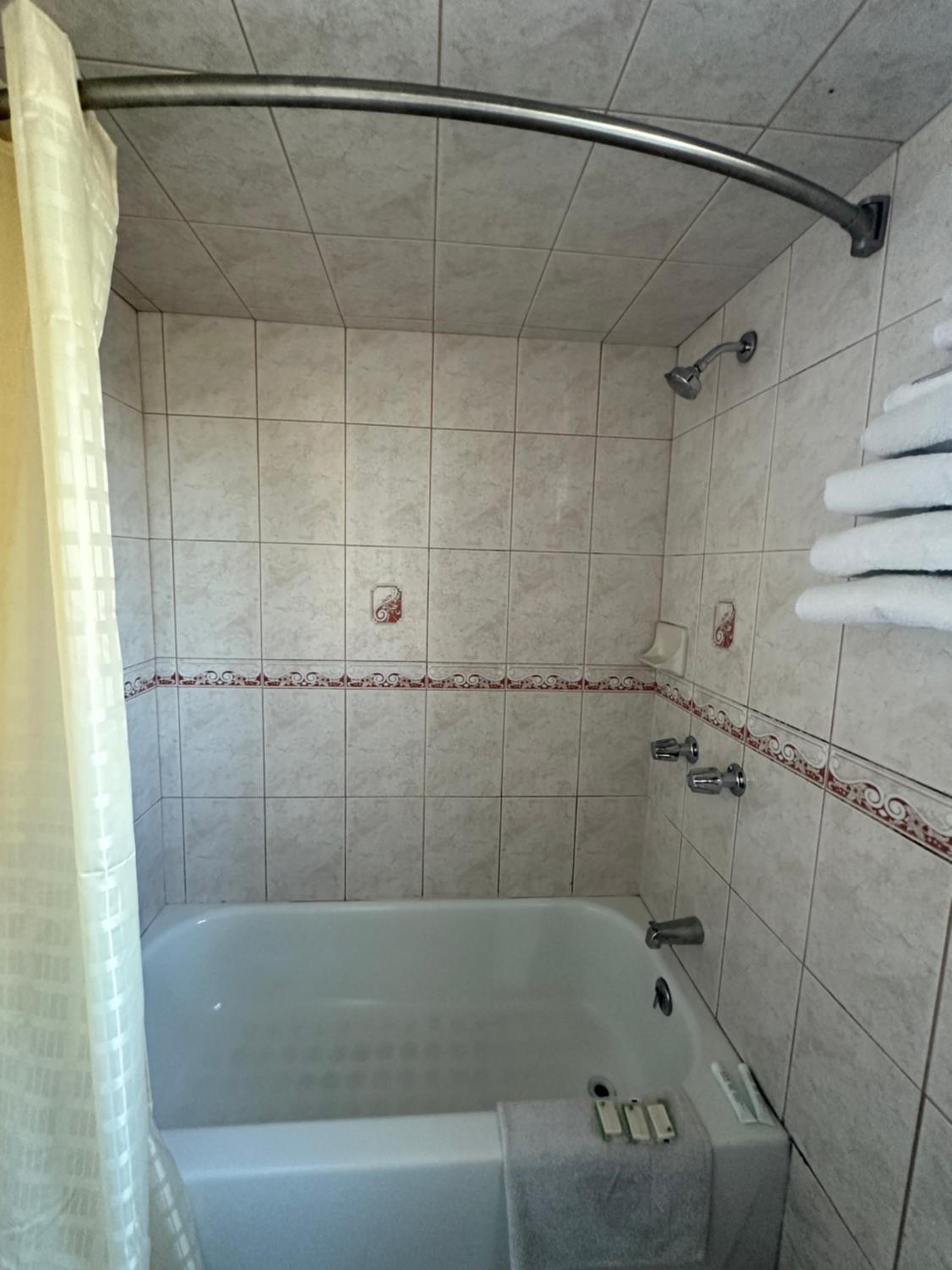 Pomona Vacations - Passport Inn Pomona - Property Image 26