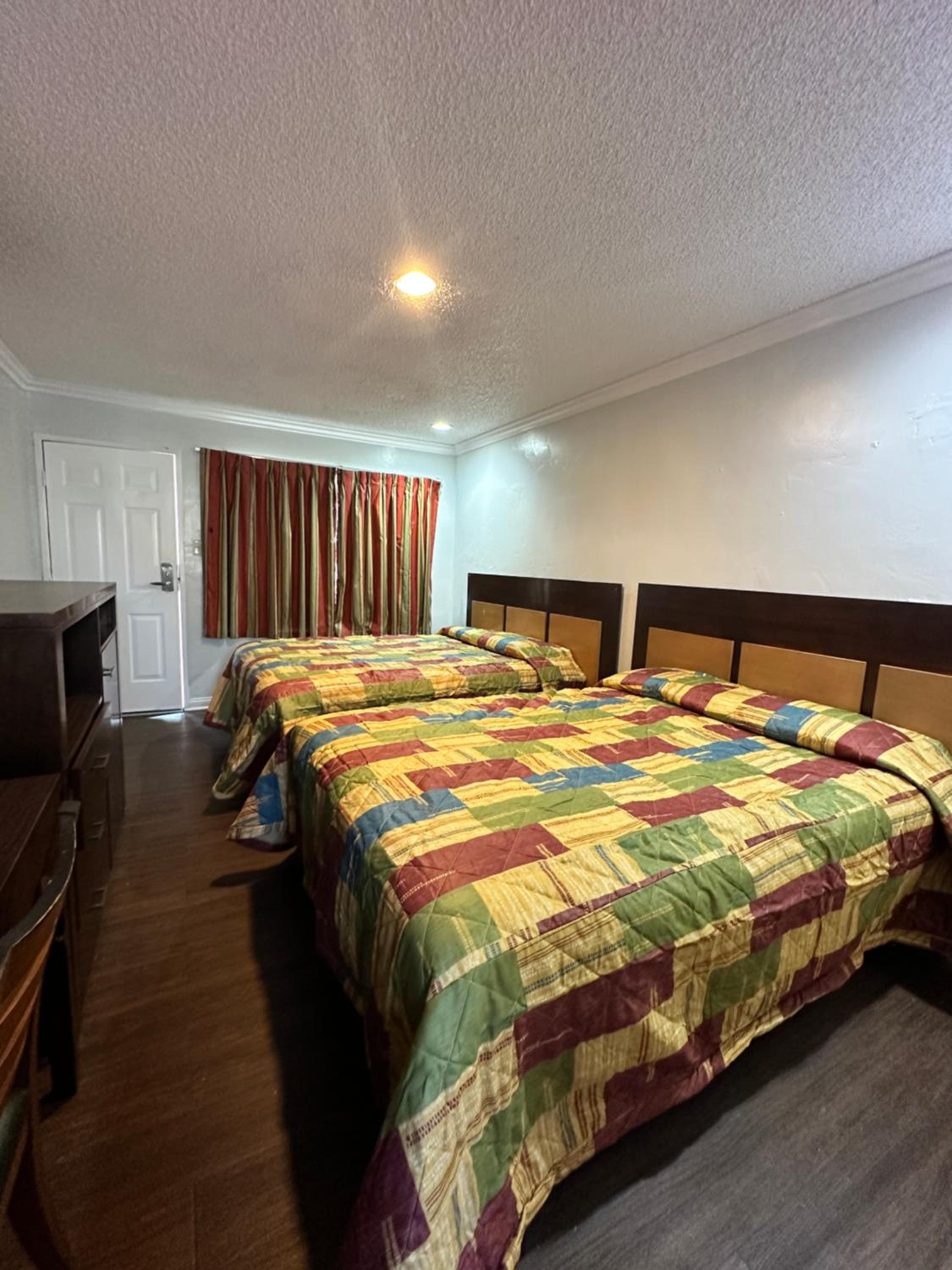 Pomona Vacations - Passport Inn Pomona - Property Image 27