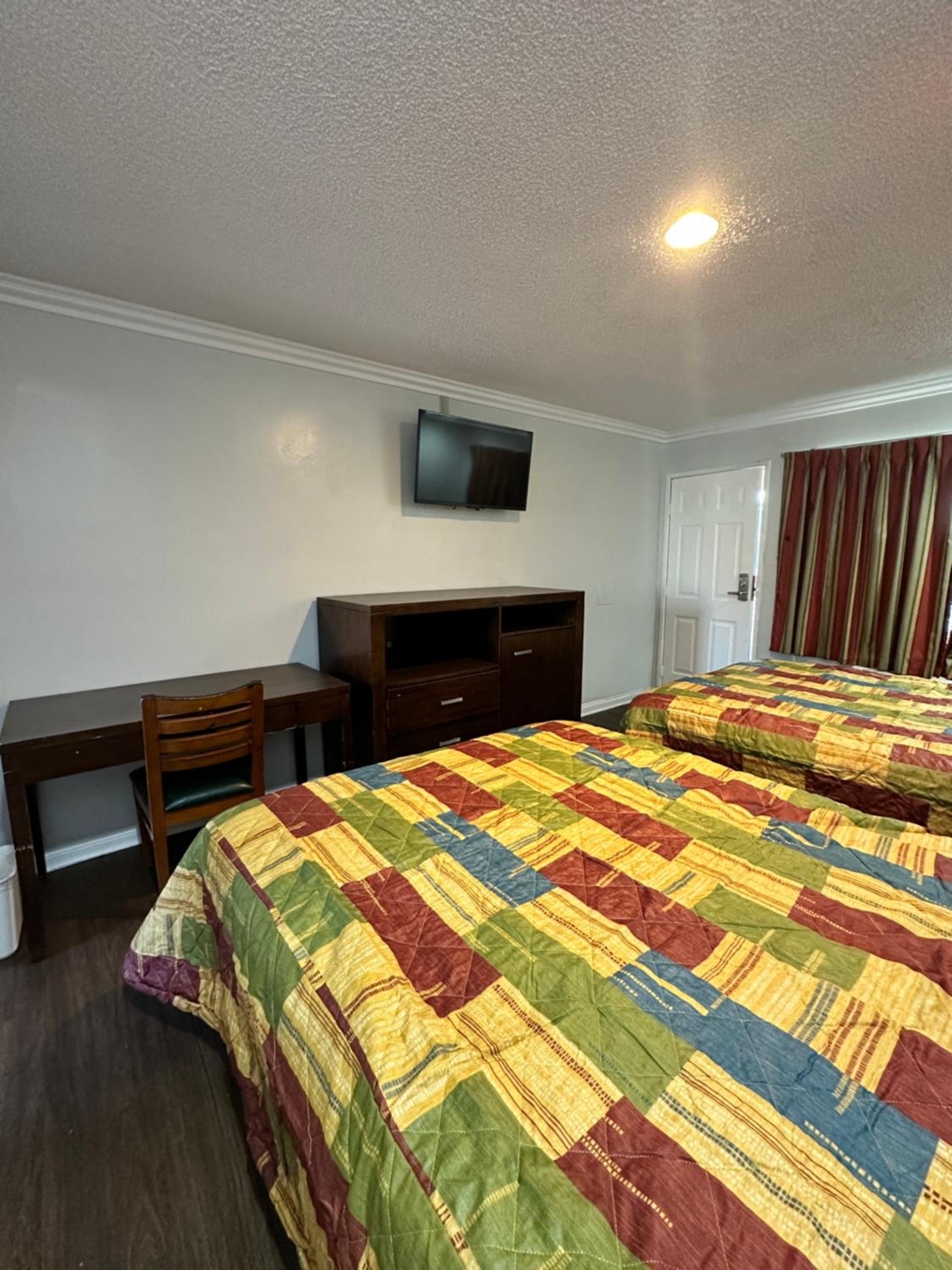 Pomona Vacations - Passport Inn Pomona - Property Image 25