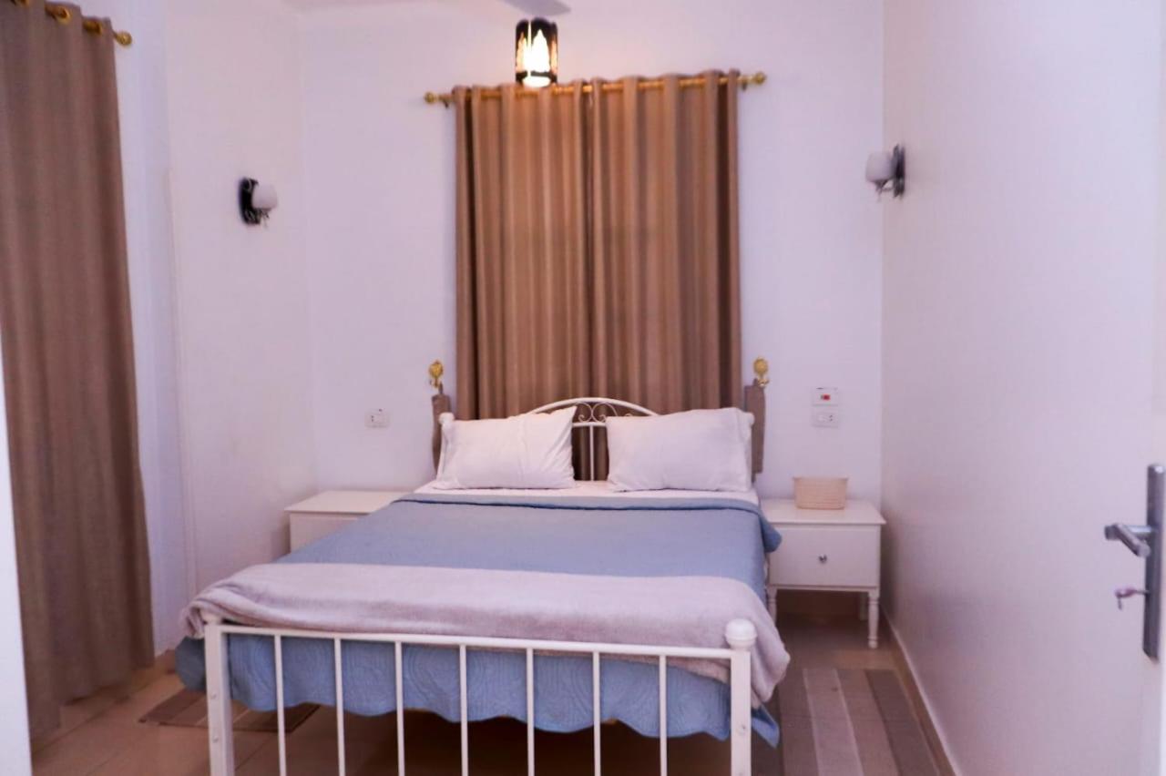Luxor Palm Villa