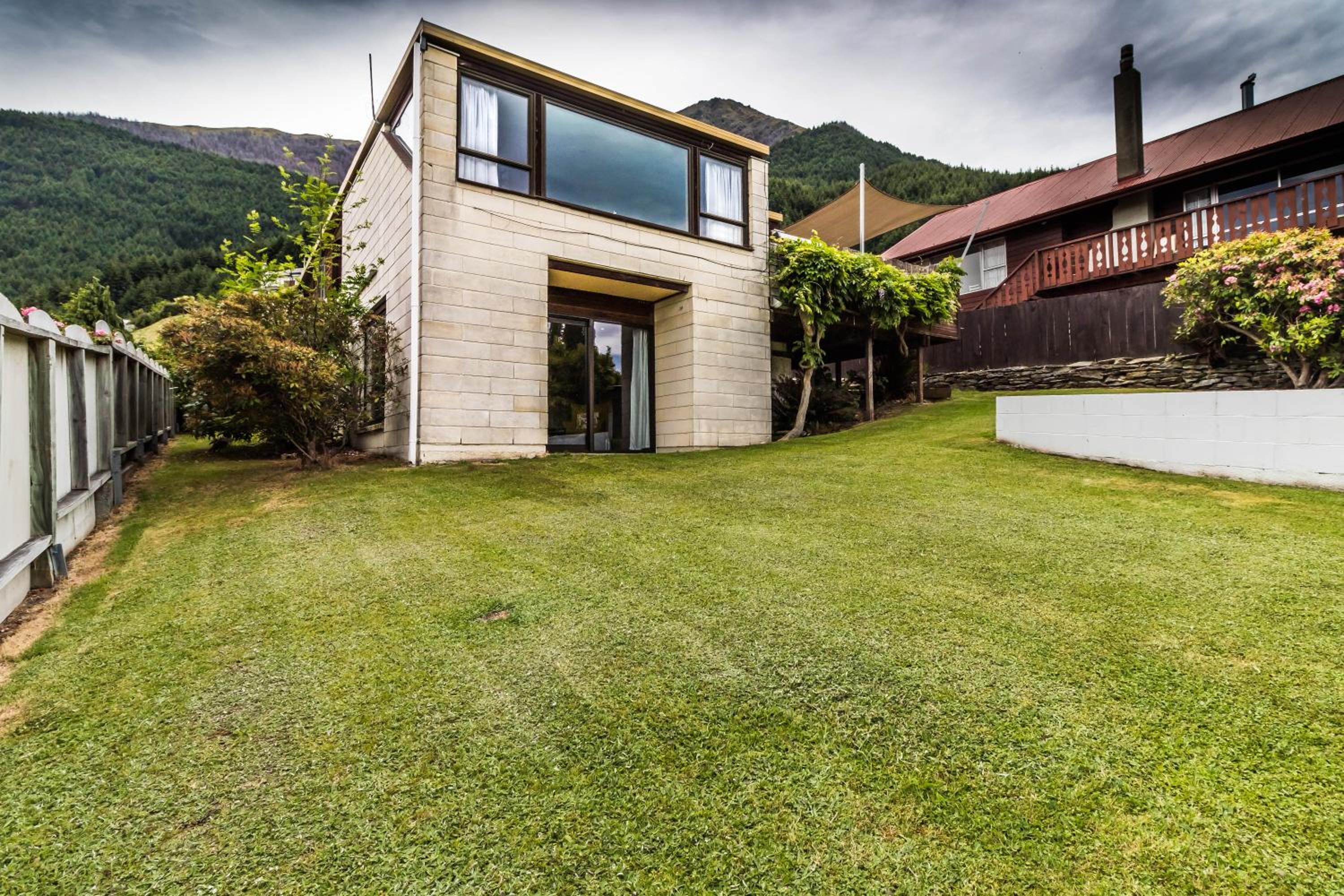 Greenstone Charm Stunning Views