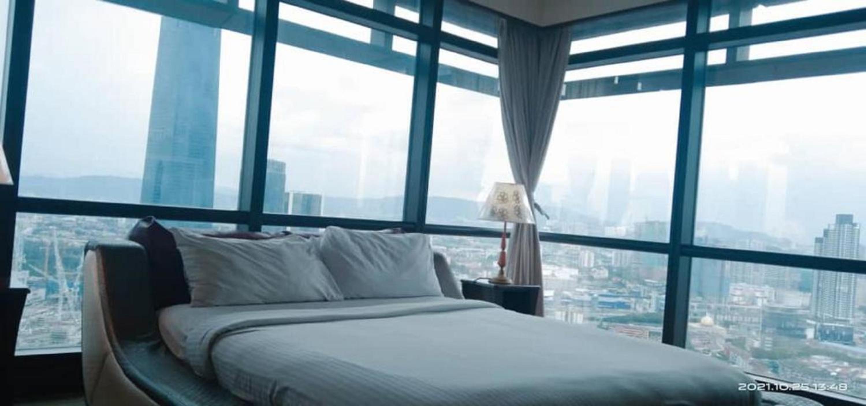 Hilton service suite times Square kl