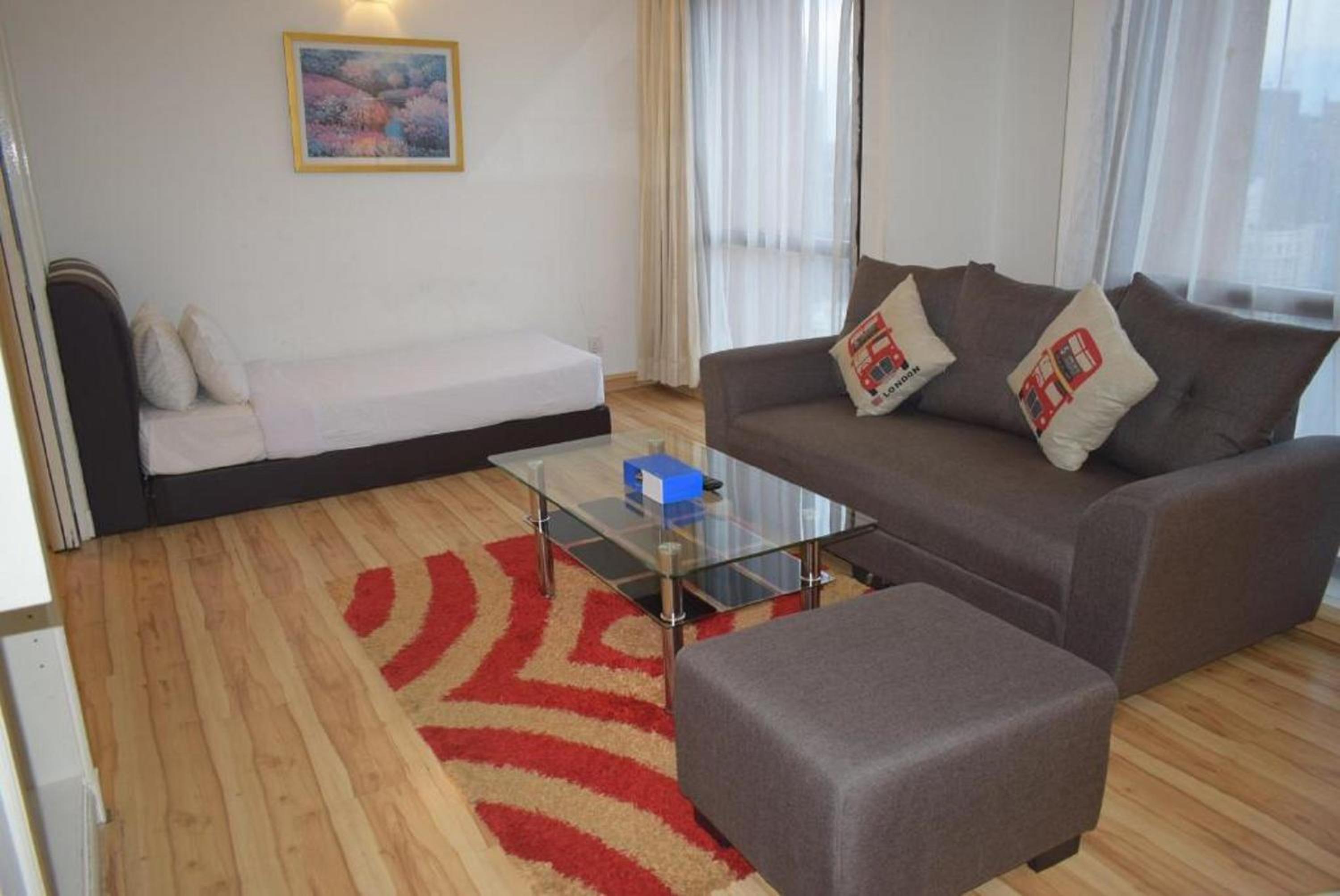Hilton service suite times Square kl