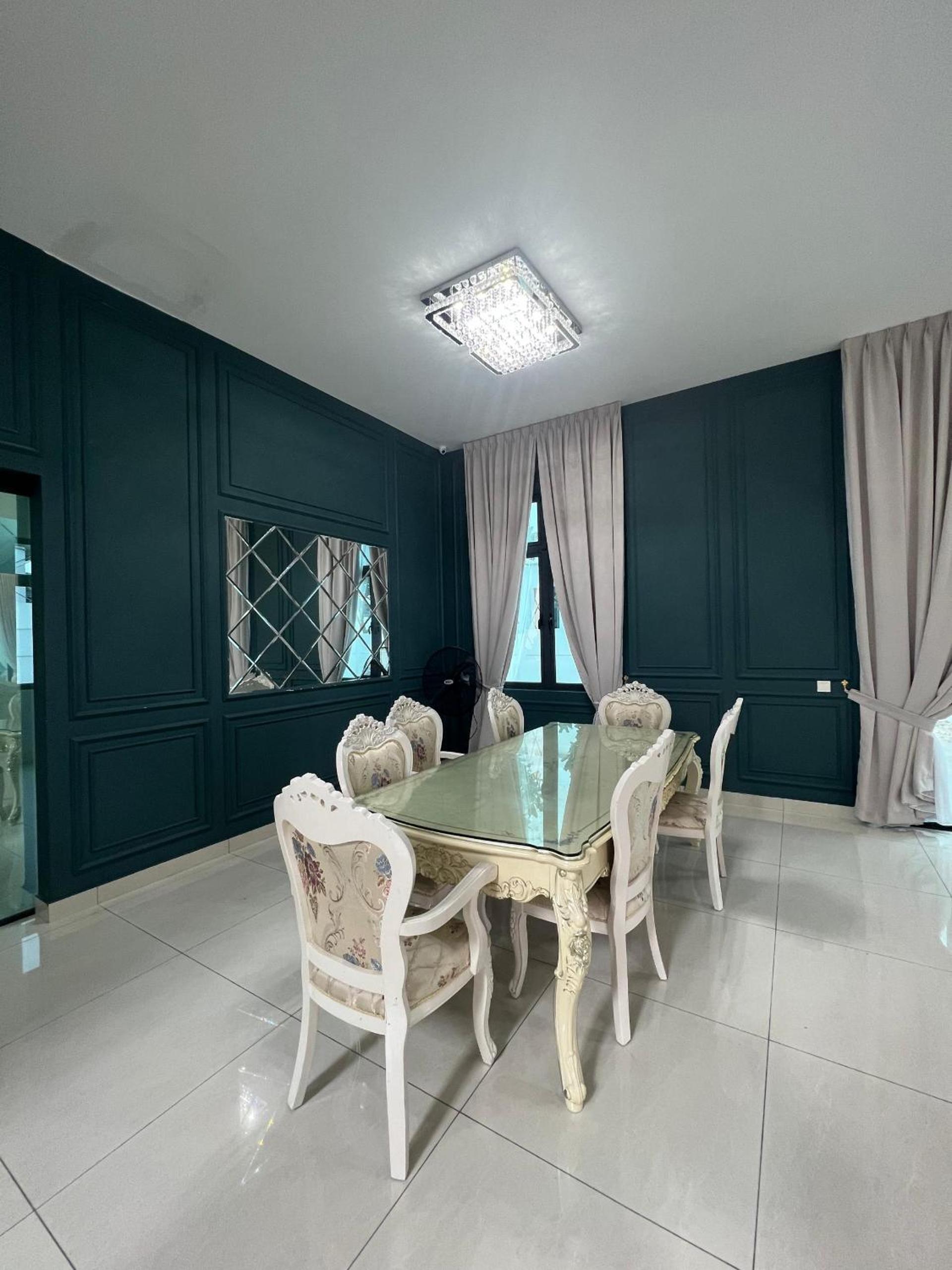 Indah Keluarga @ Villa Daddy