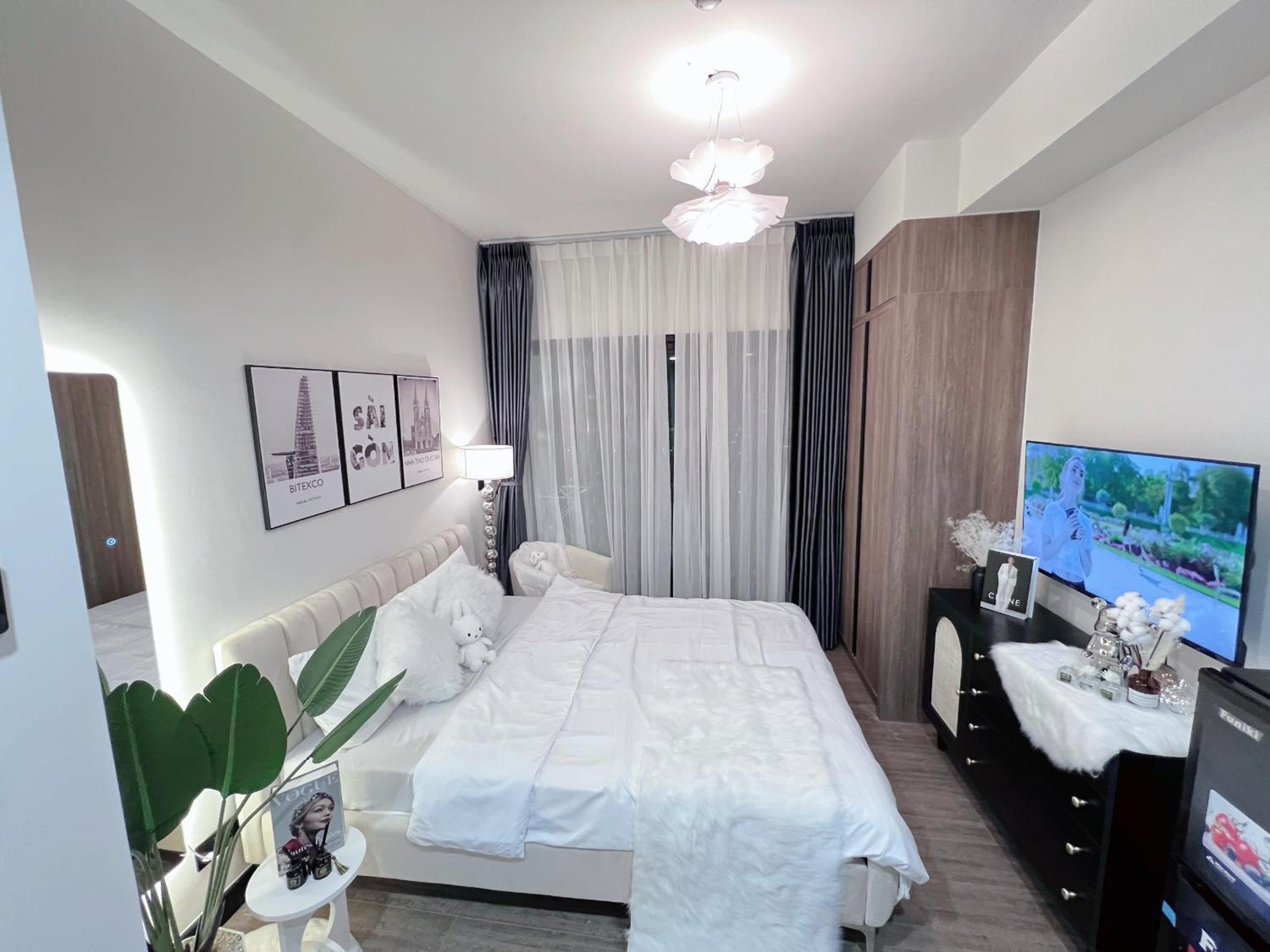 Luxury Delasol Studio- Free Infinity Pool- Near District 1- T-HOUSING