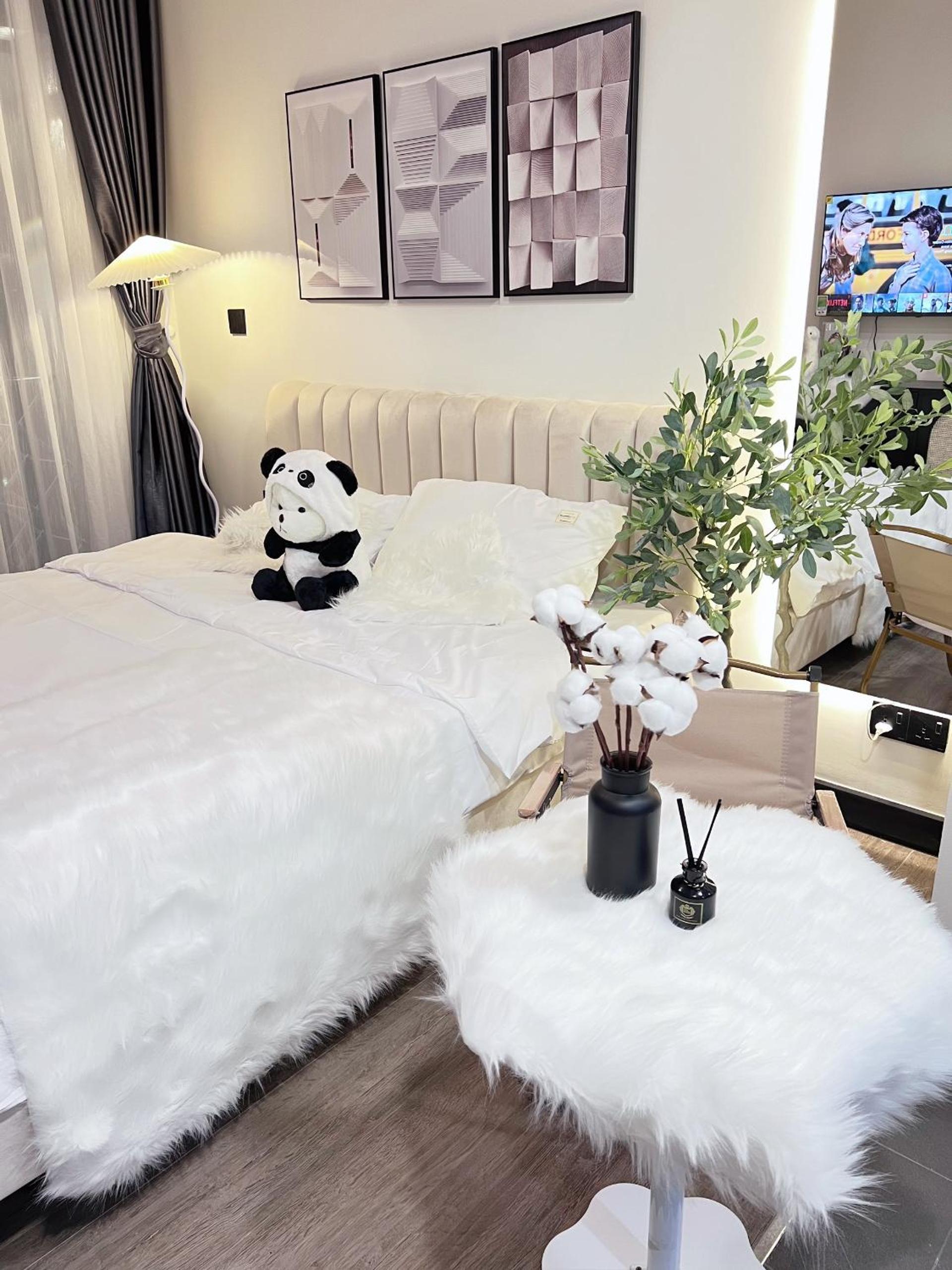 Luxury Delasol Studio- Free Infinity Pool- Near District 1- T-HOUSING