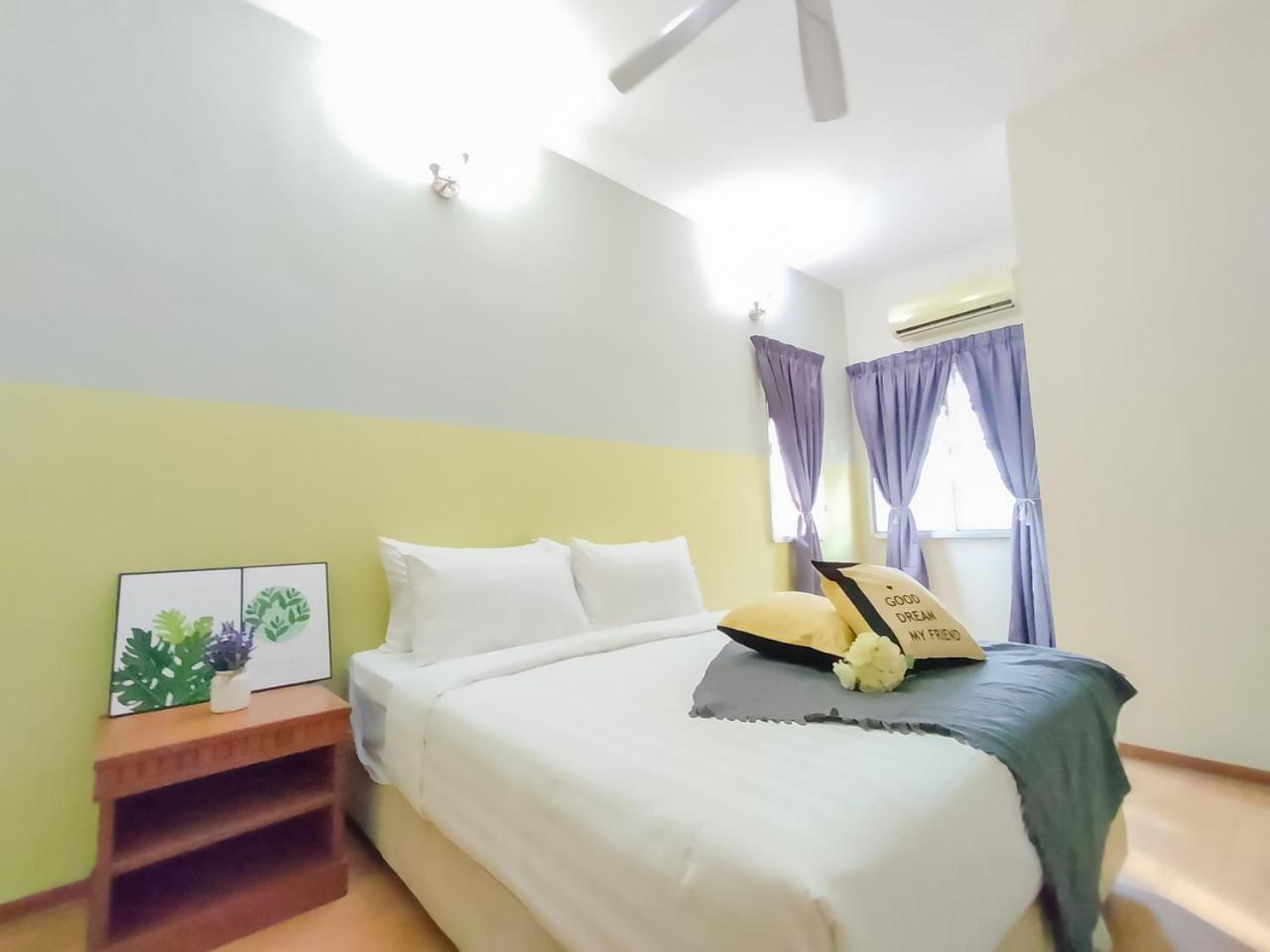 Gathering Corner House with 6 Rooms upto 16Pax by Manhattan Group
