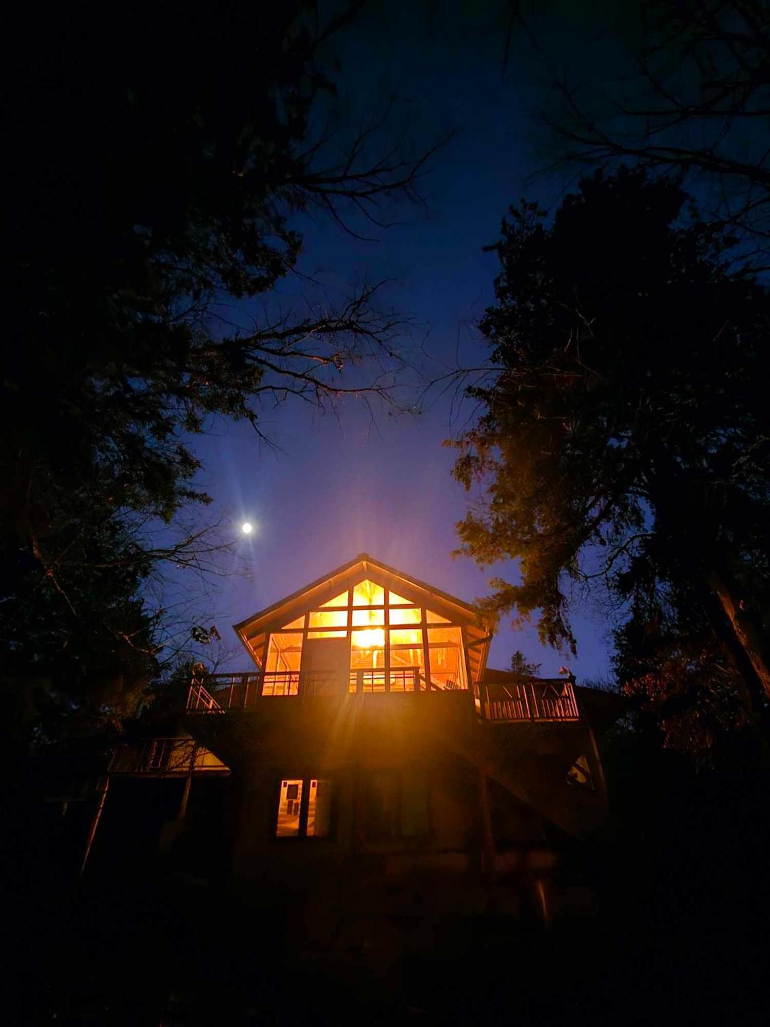Private Forest Escape 7 Min to Downtown