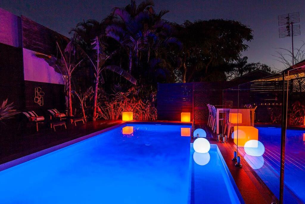 STUNNING TROPICAL OASIS free parking