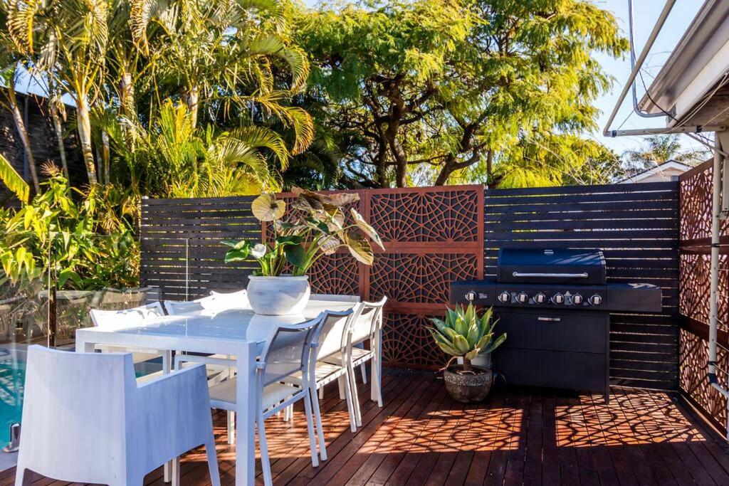 STUNNING TROPICAL OASIS free parking